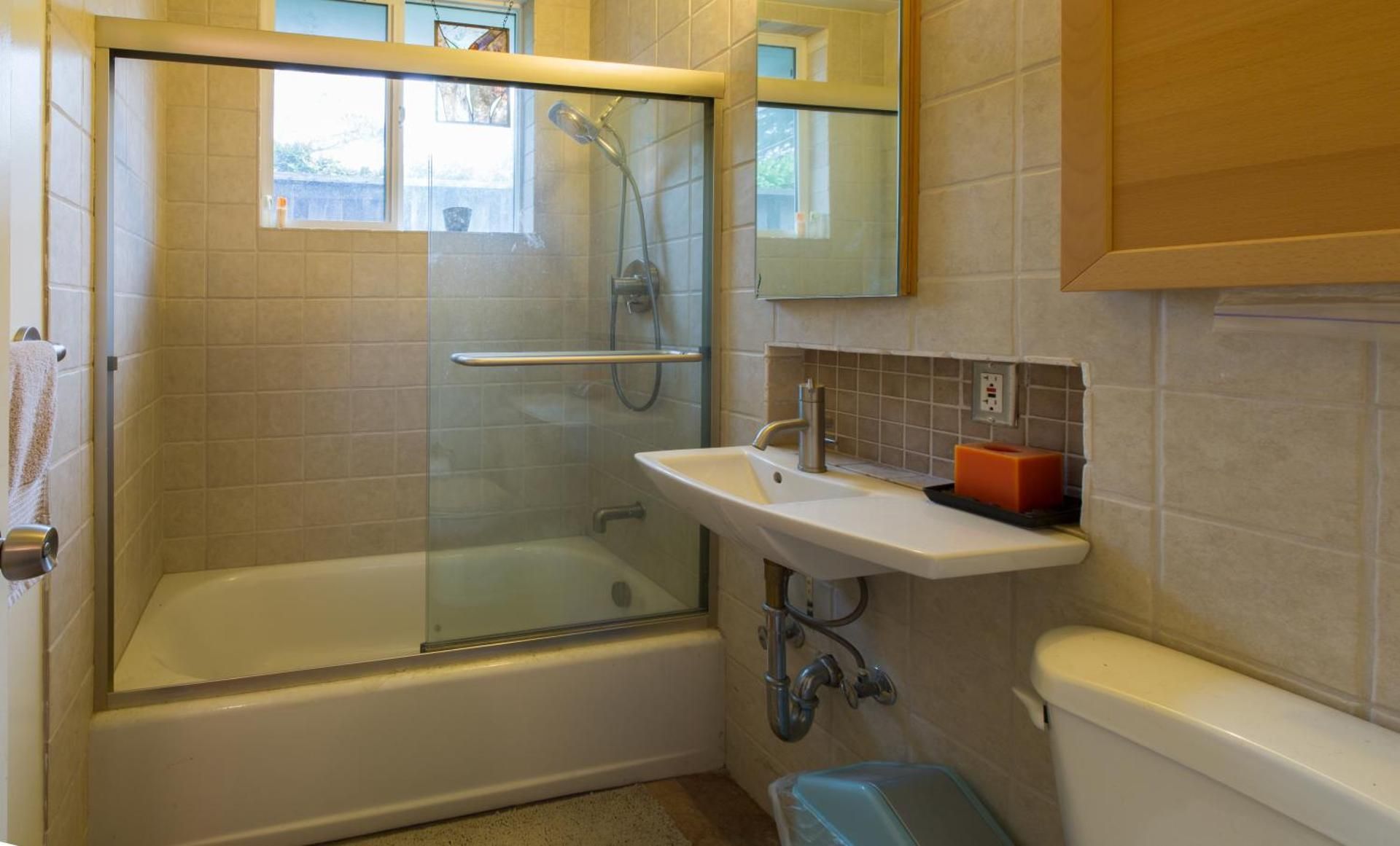 Private Room with Shared Bath