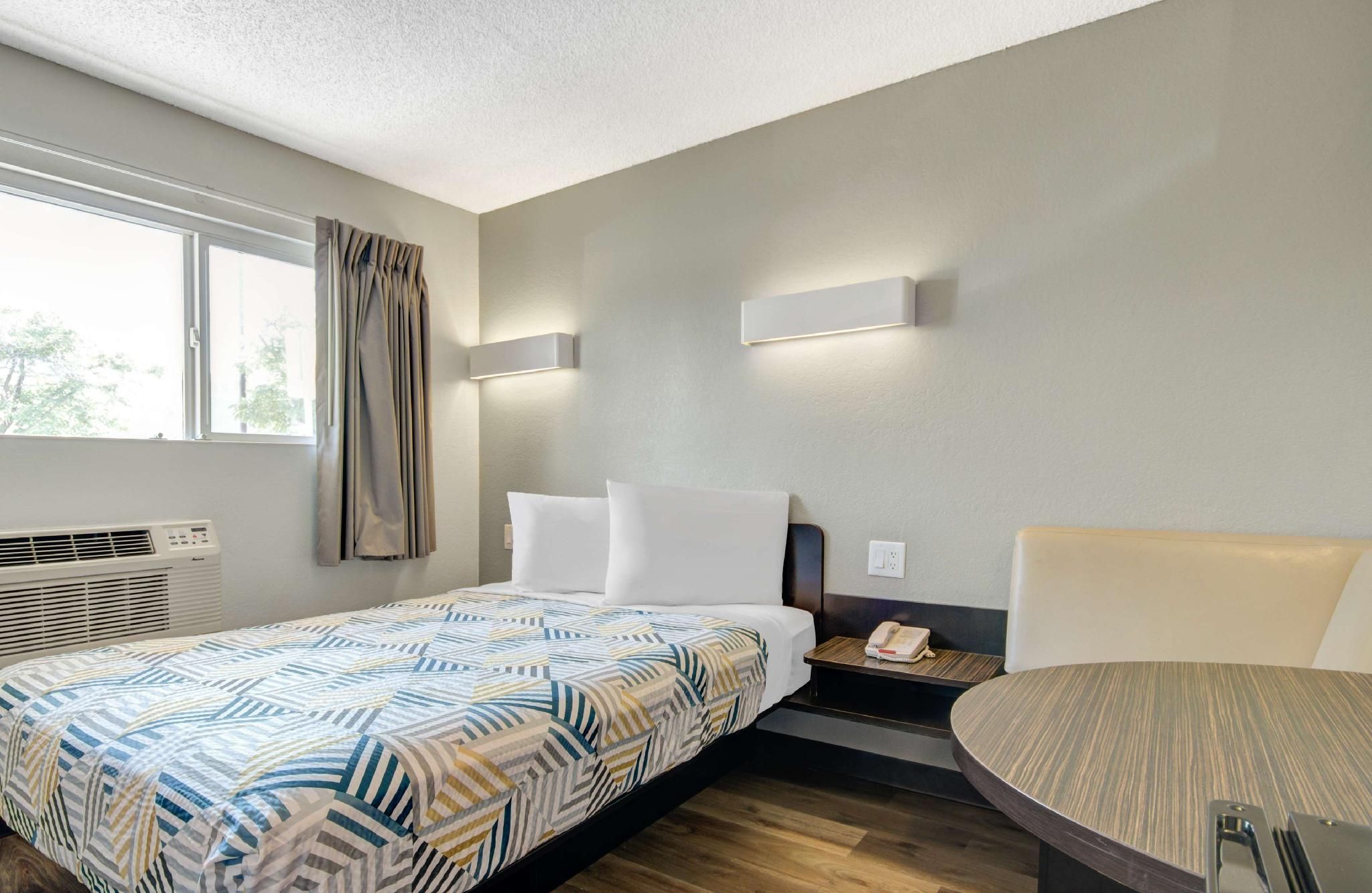 1 Double Bed Business Room Non-Smoking