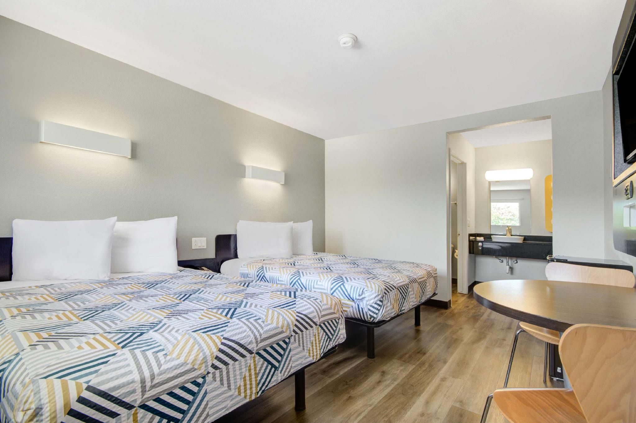 2 Full Beds Non-Smoking