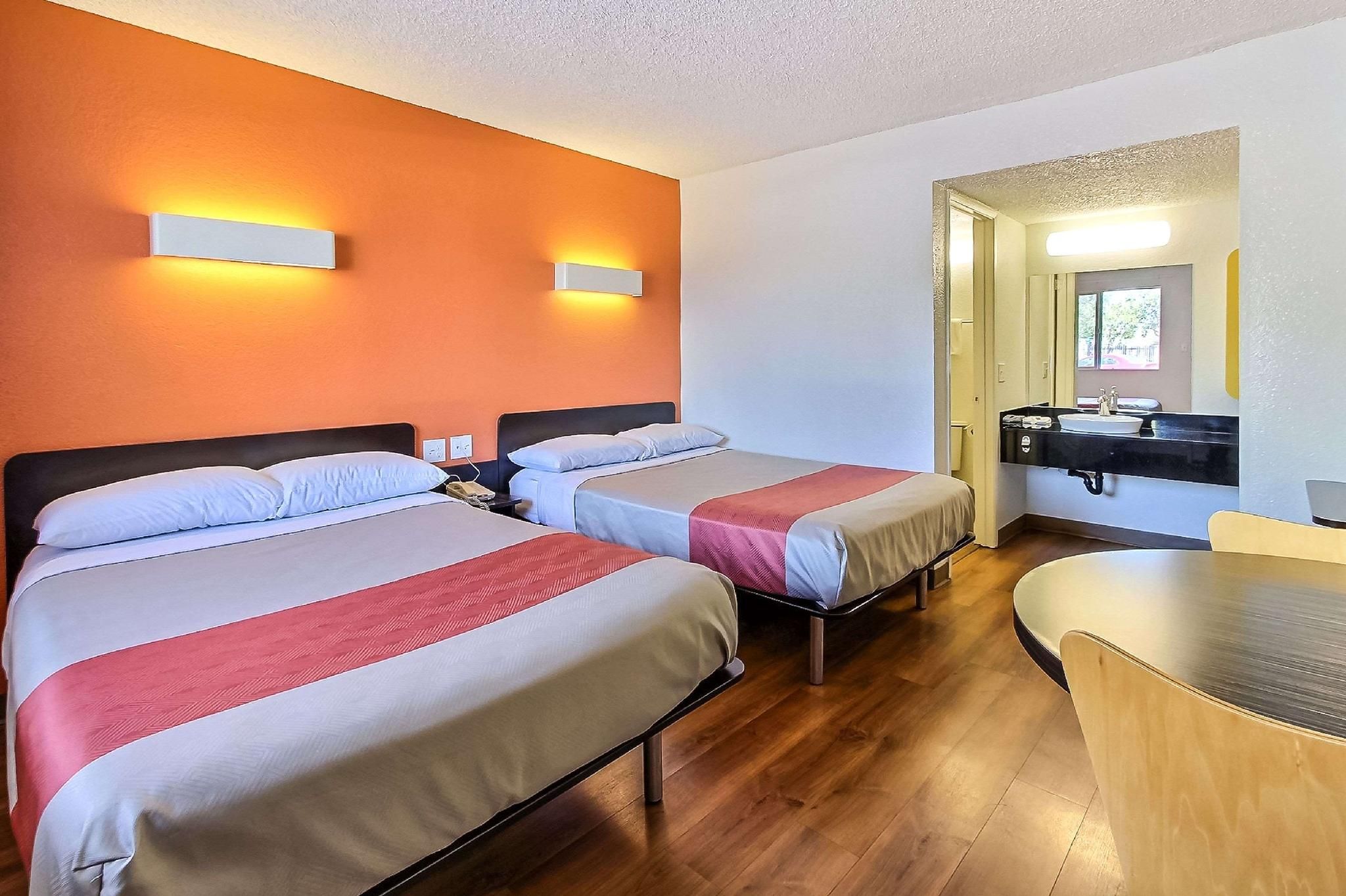 2 Full Beds Non-Smoking