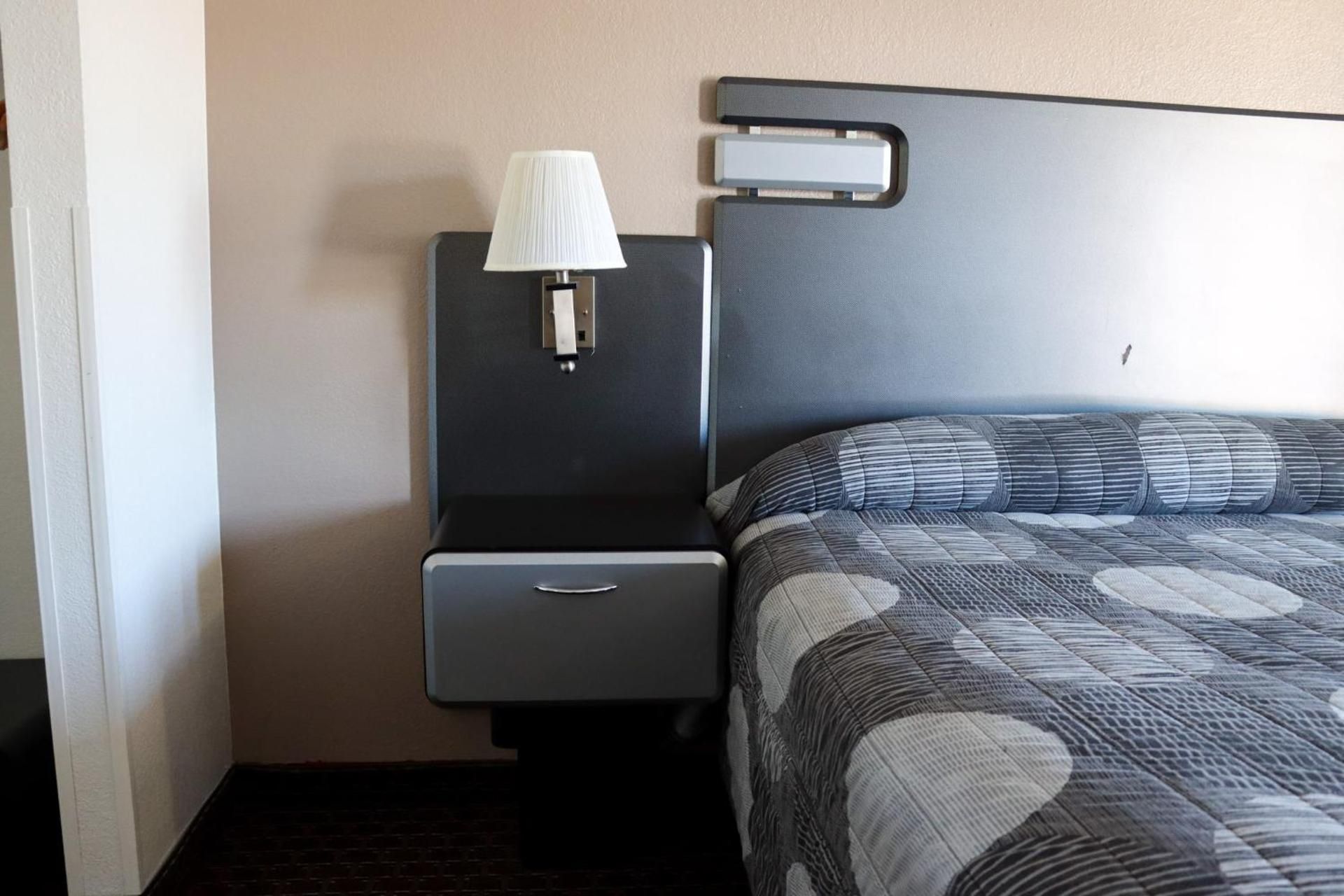 Driftwood King Room 2