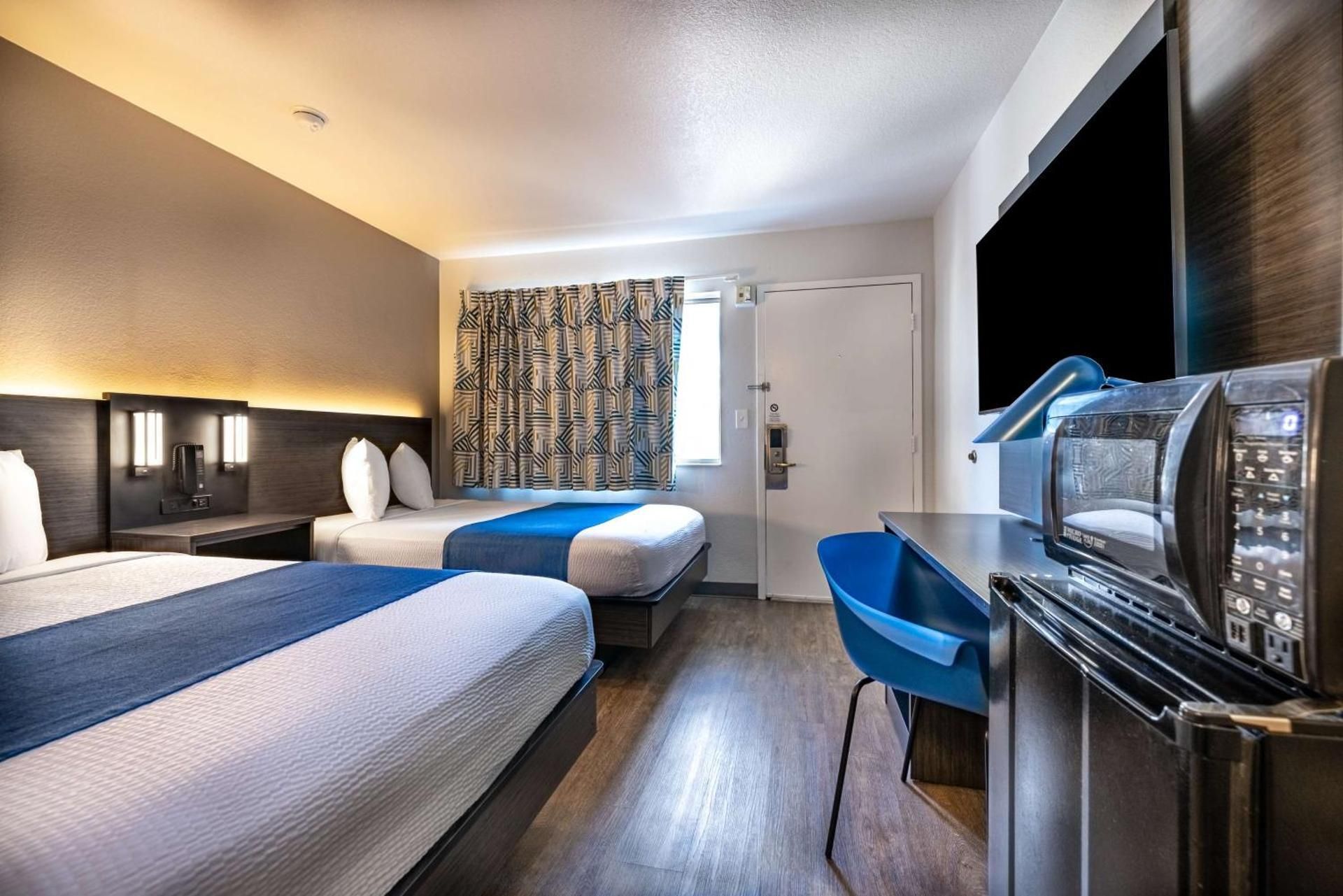 Motel 6 Twin Falls, ID Deluxe Quadruple Room