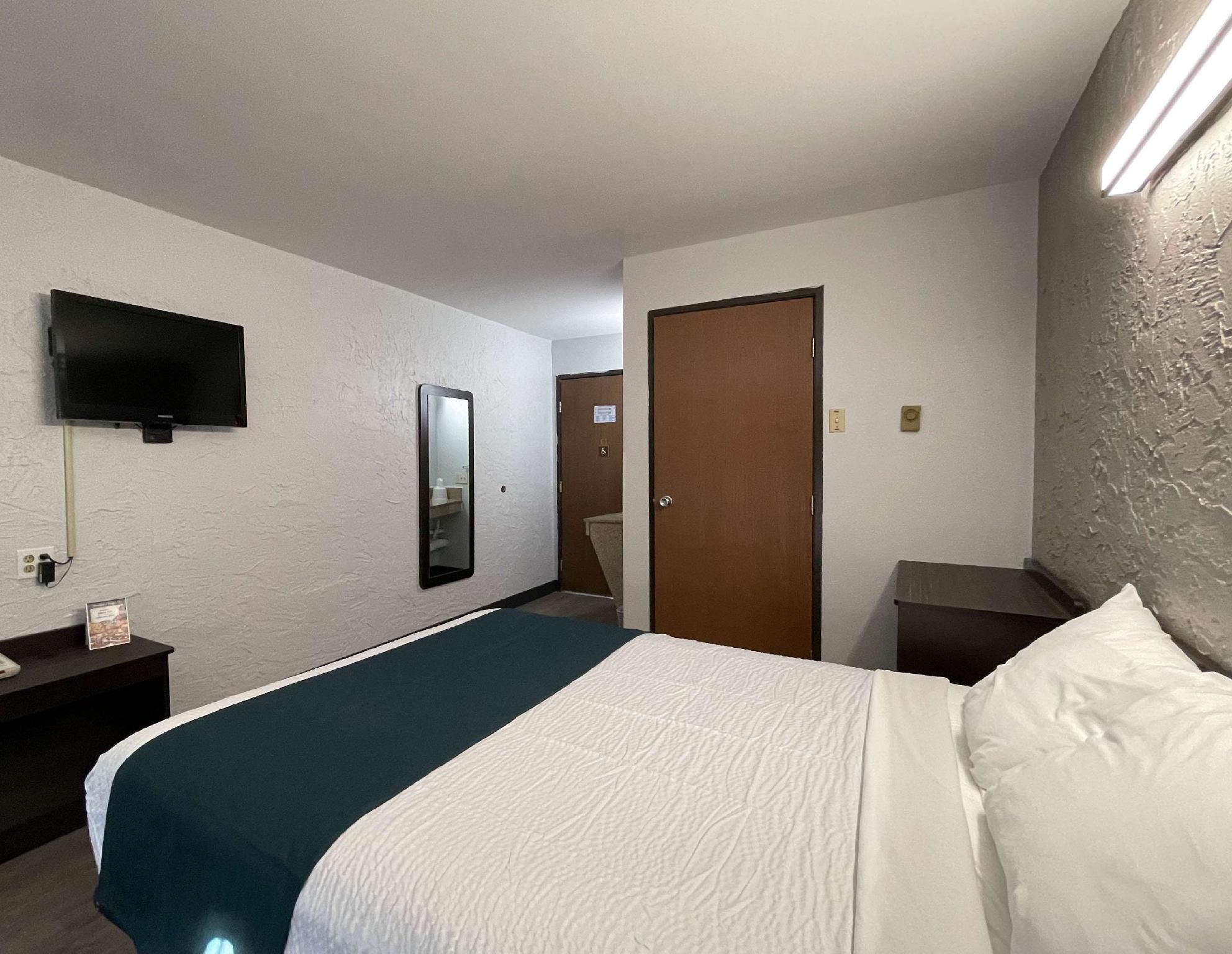 1 Queen Bed | Non-Smoking