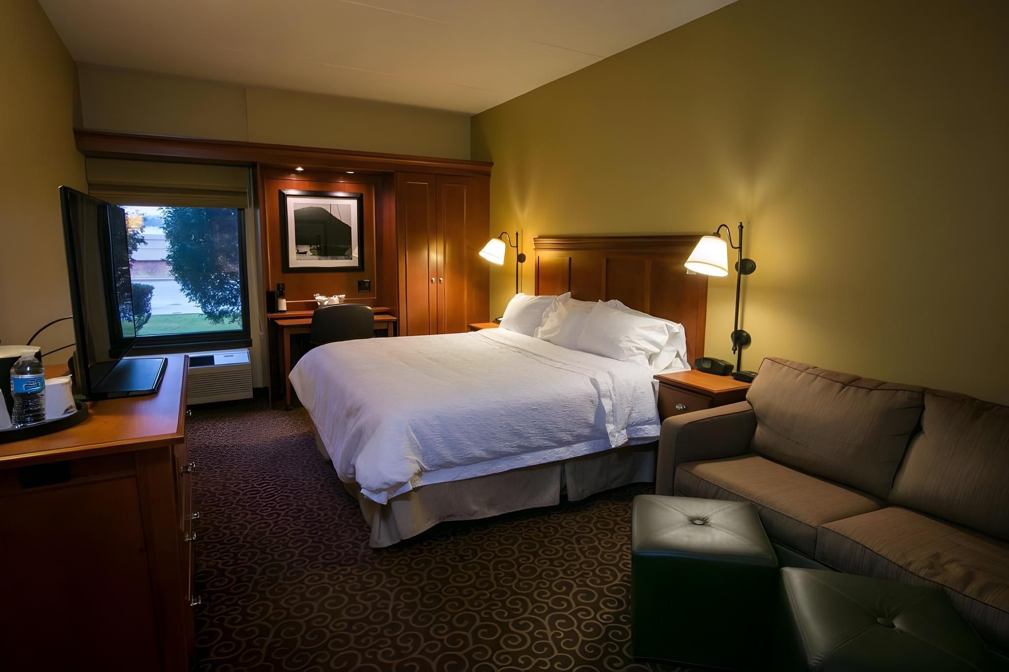 1 KING BED WITH SOFABED