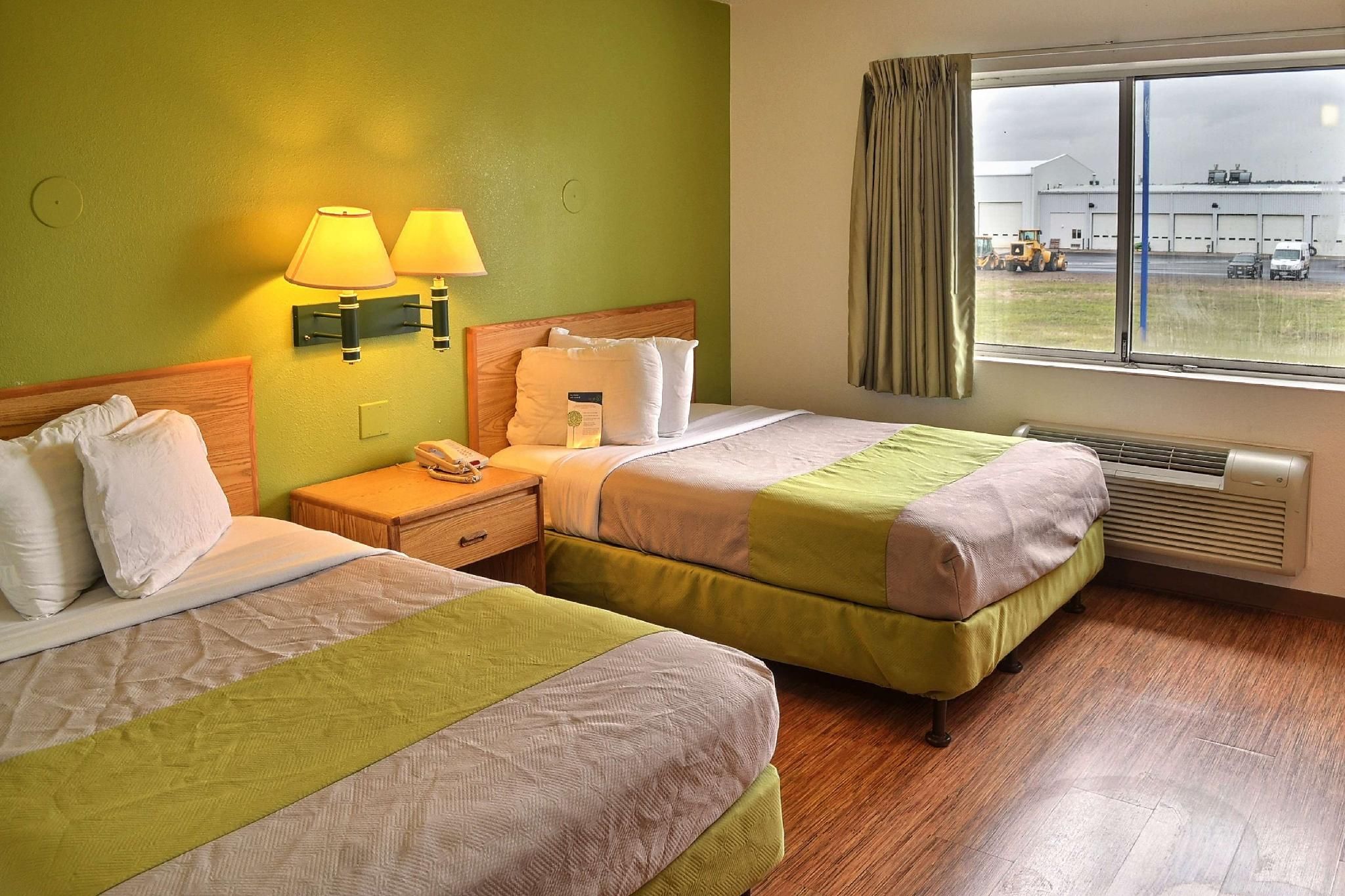 2 FULL BEDS |