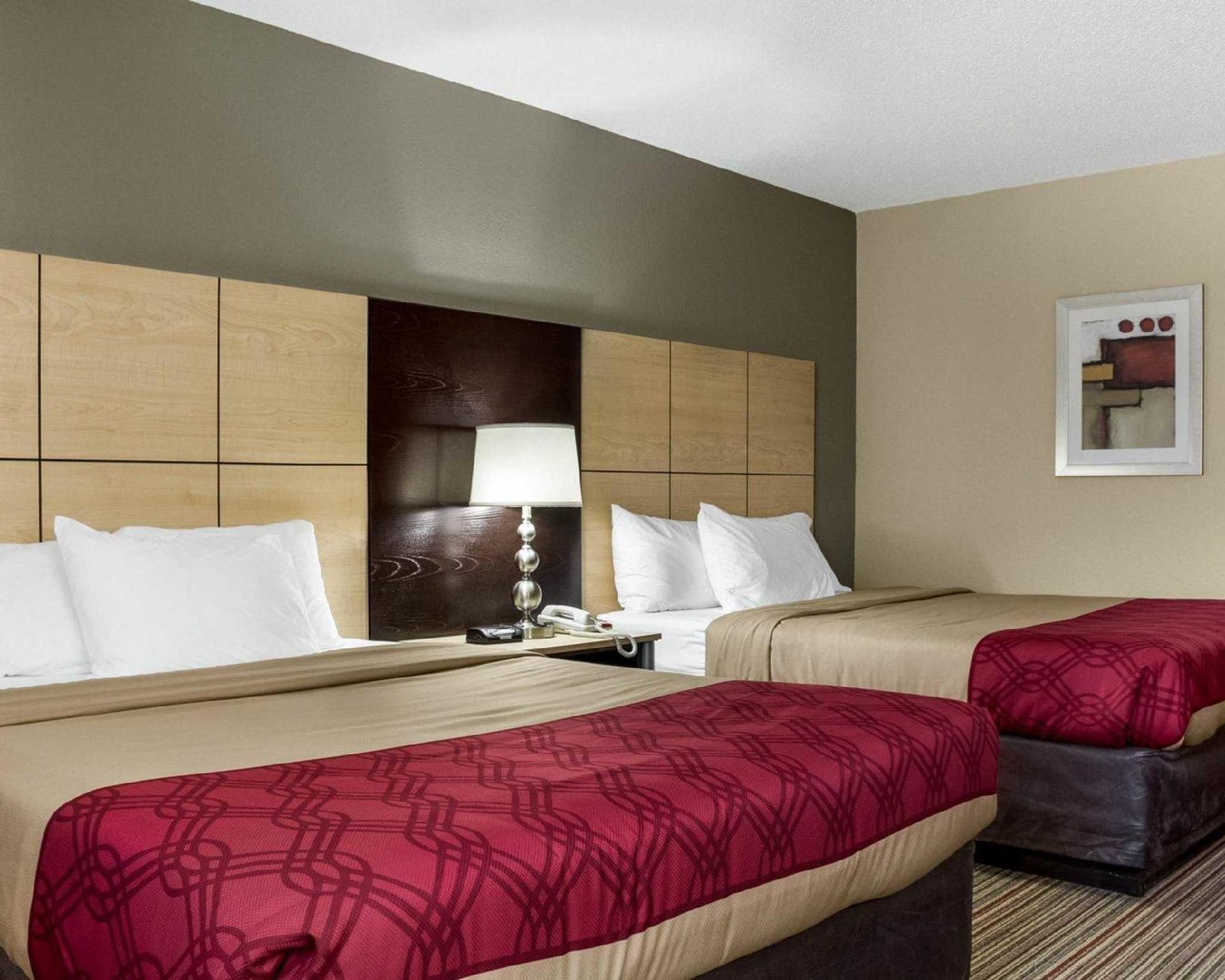 Econo Lodge 2 Queen Beds, Nonsmoking