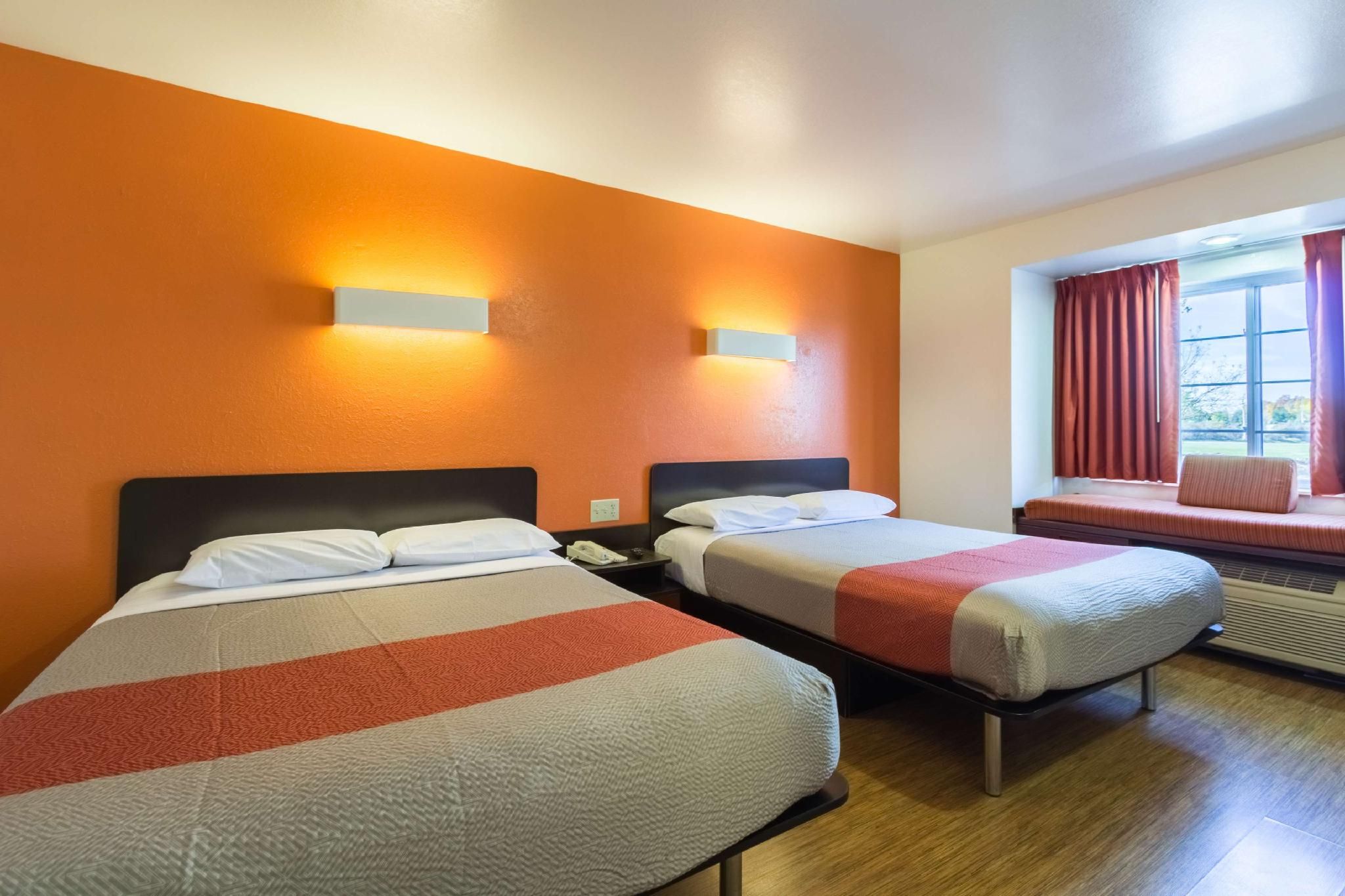 2 Queen Beds | Non-Smoking