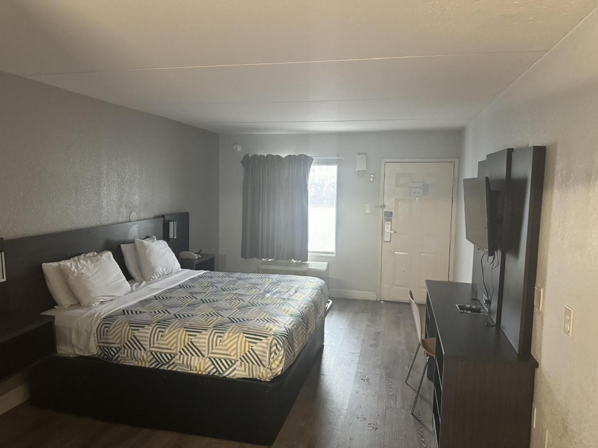Double Room - Disability Access - Roll In Shower