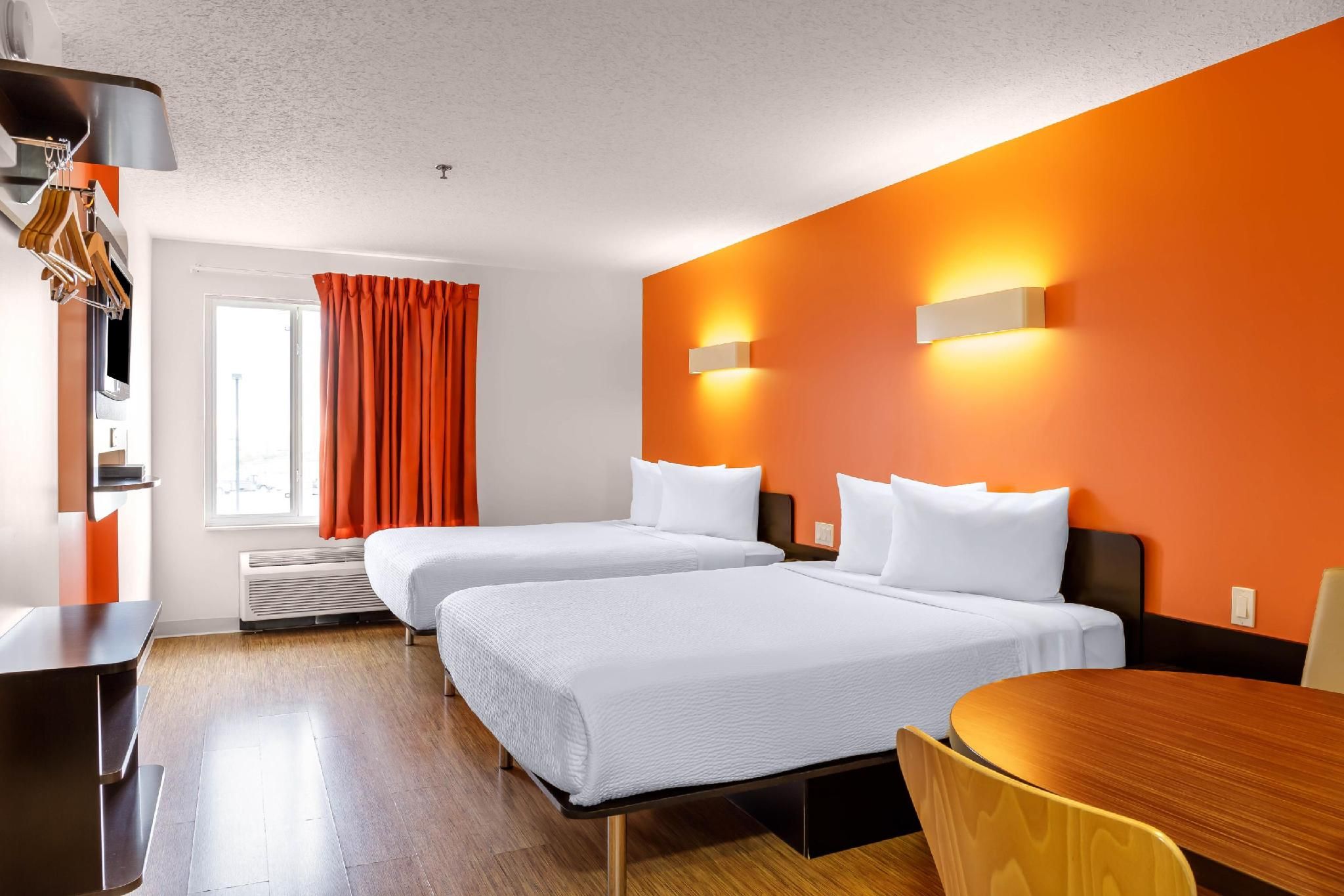 2 FULL BEDS | SUITE, NSMK, MICFRIDGE