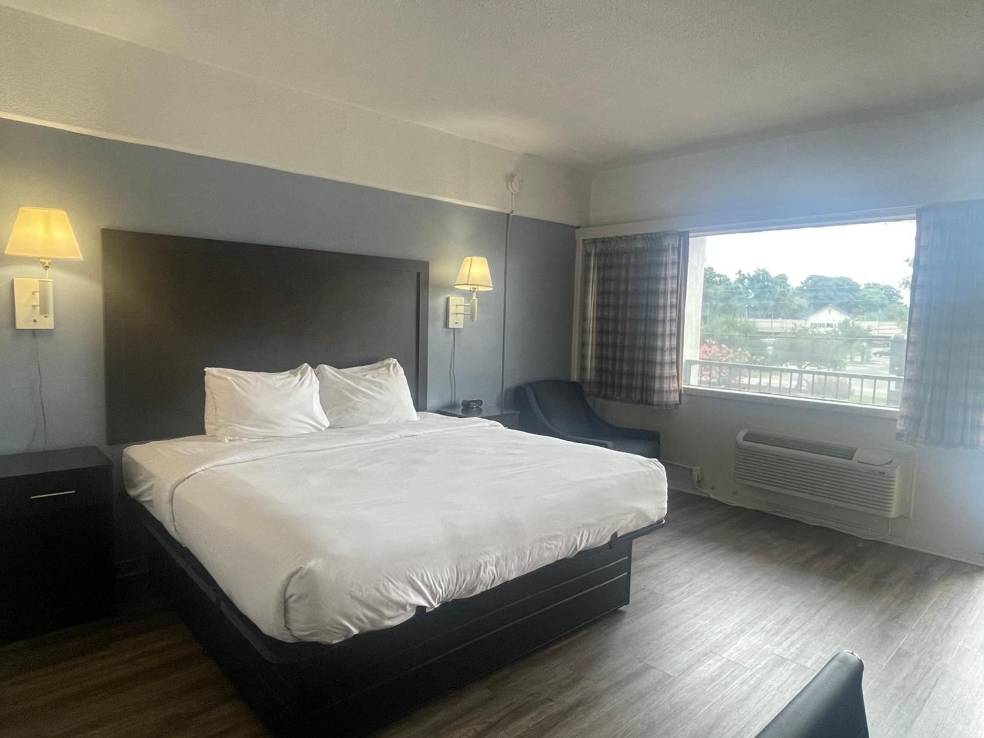 Standard King Room - Smoking
