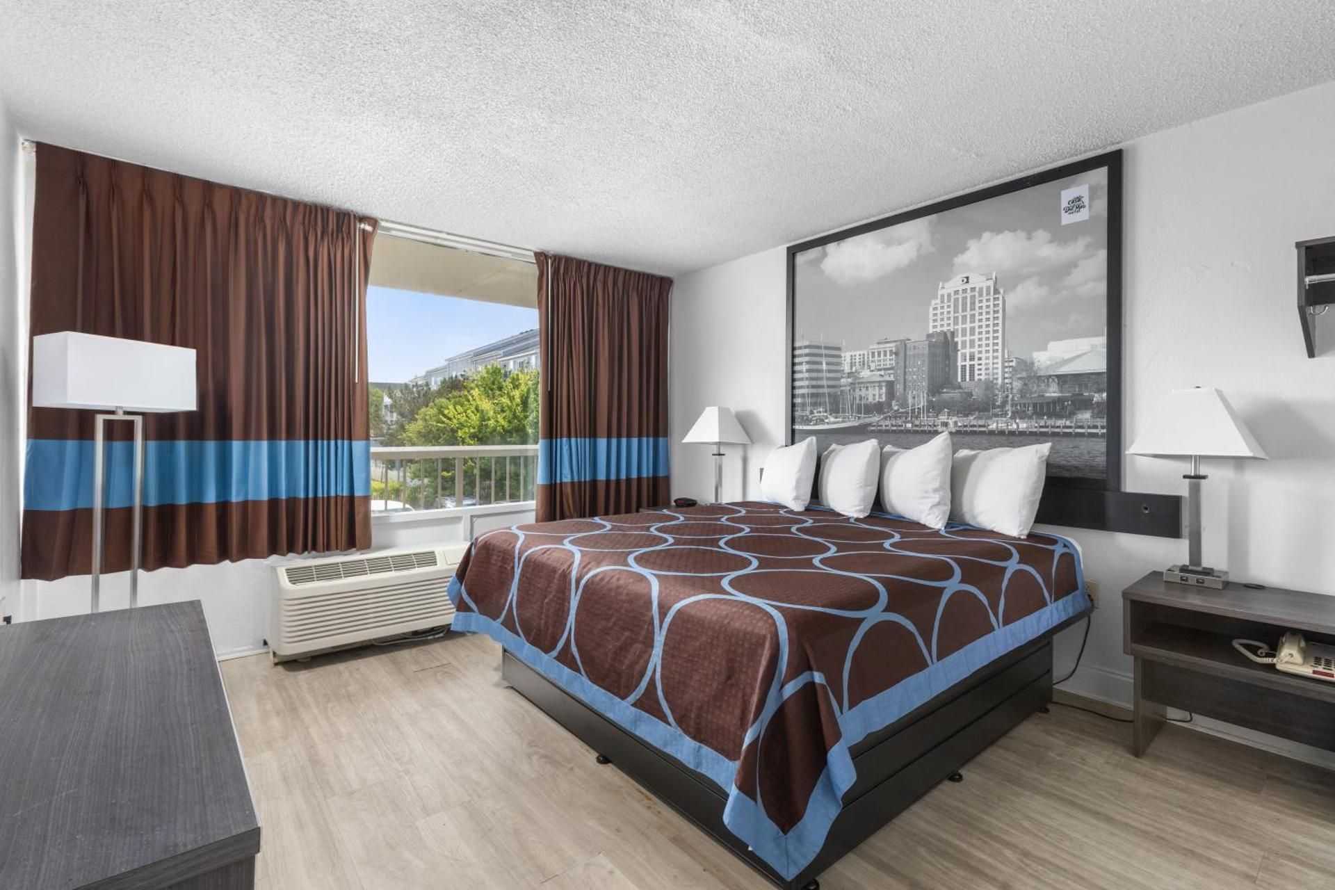 1 King Bed, Studio Suite, Non-Smoking