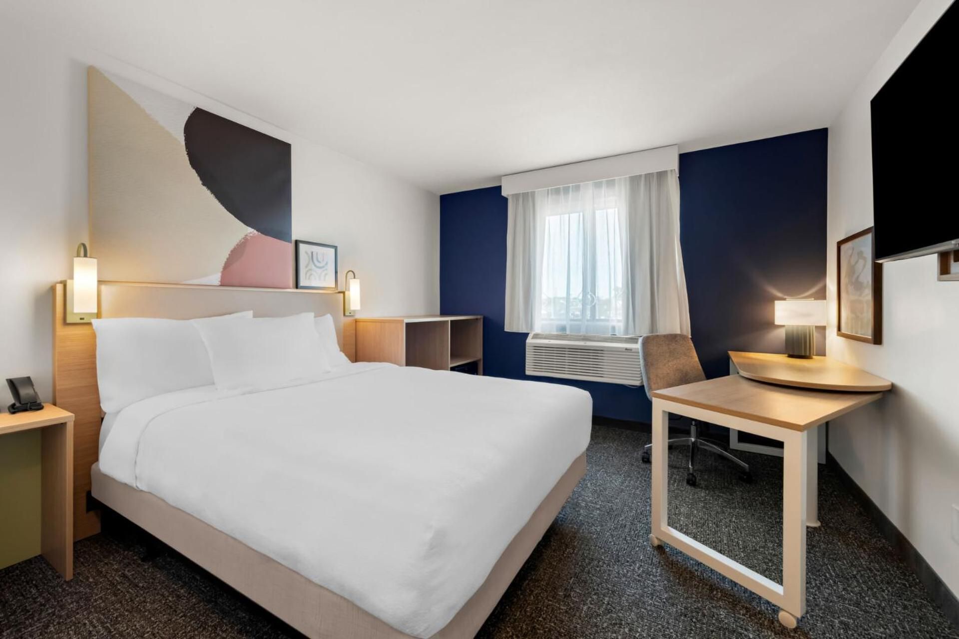 Queen Room with Bath Tub - Disability Access