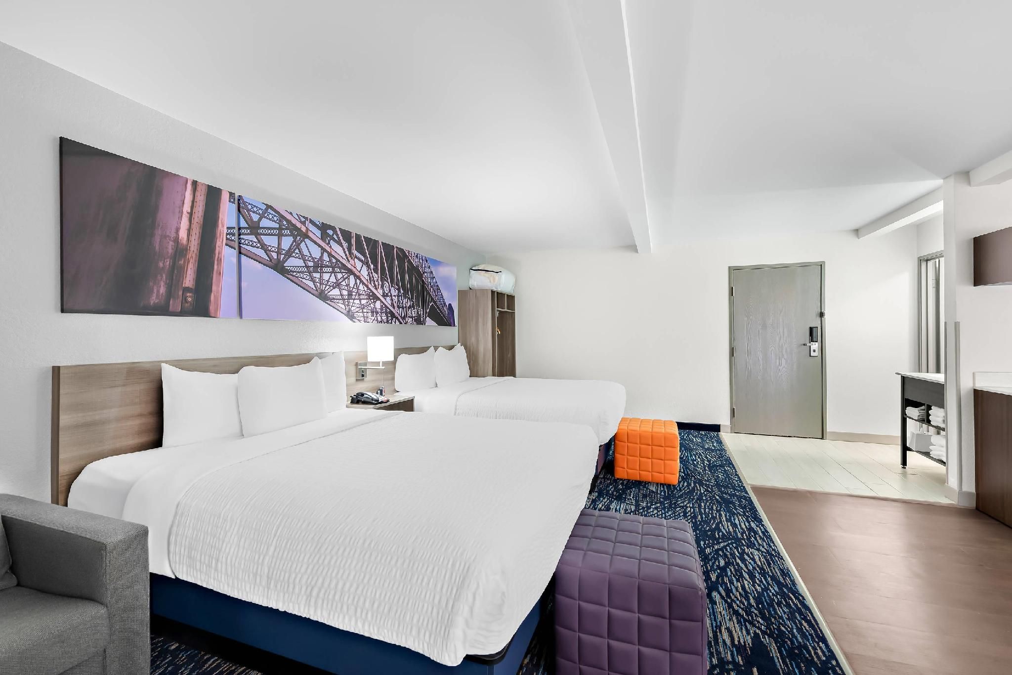 Clarion Pointe 2 Queen Beds, Efficiency, Nonsmoking, Upgrade