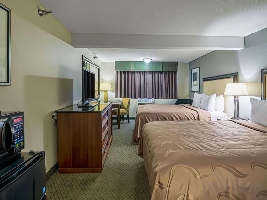 Queen Room with Two Queen Beds - Non-Smoking