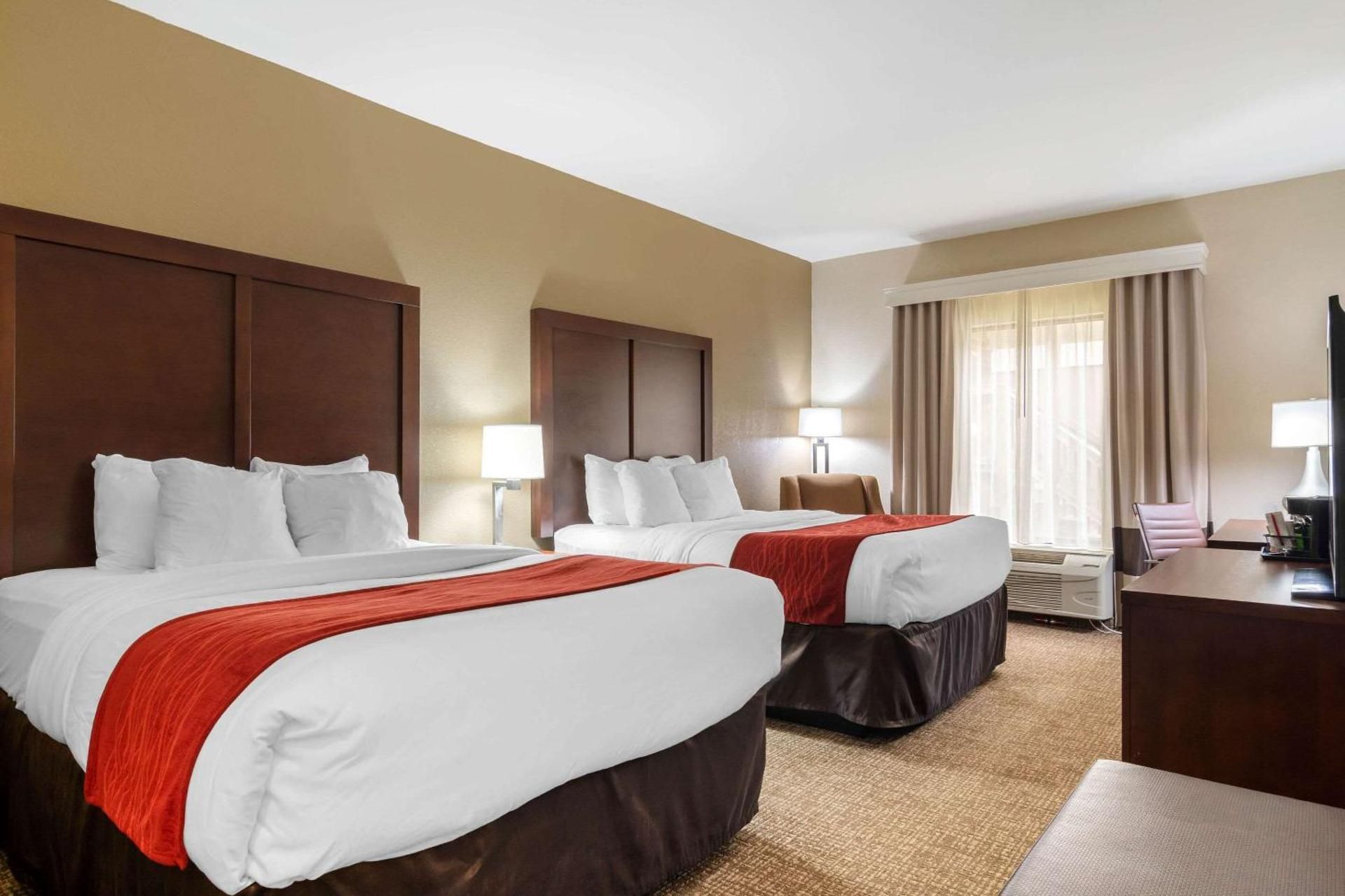 Quadruple Room with Two Queen Beds - Non Smoking