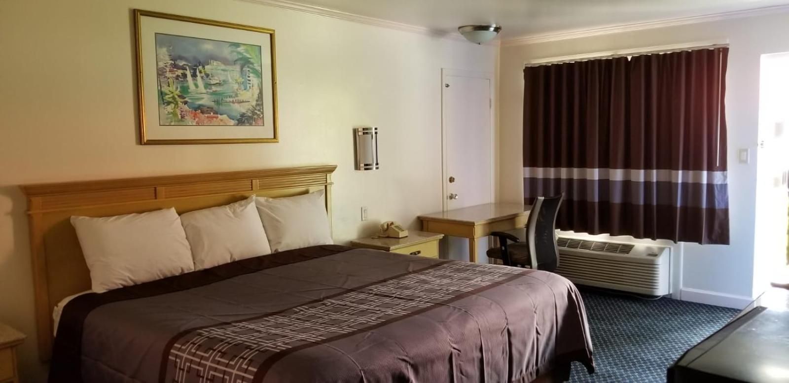 Smoking Standard King Room