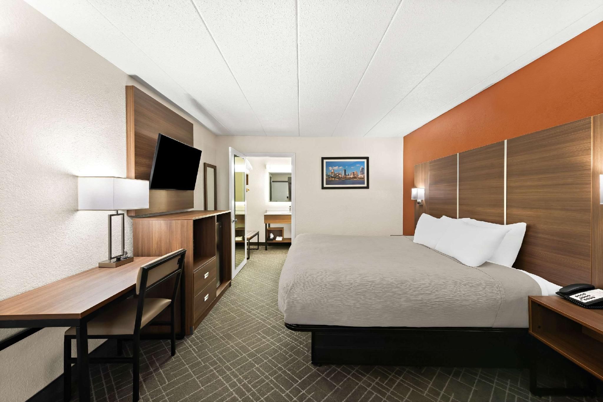 1 King Bed, Suite, Nonsmoking