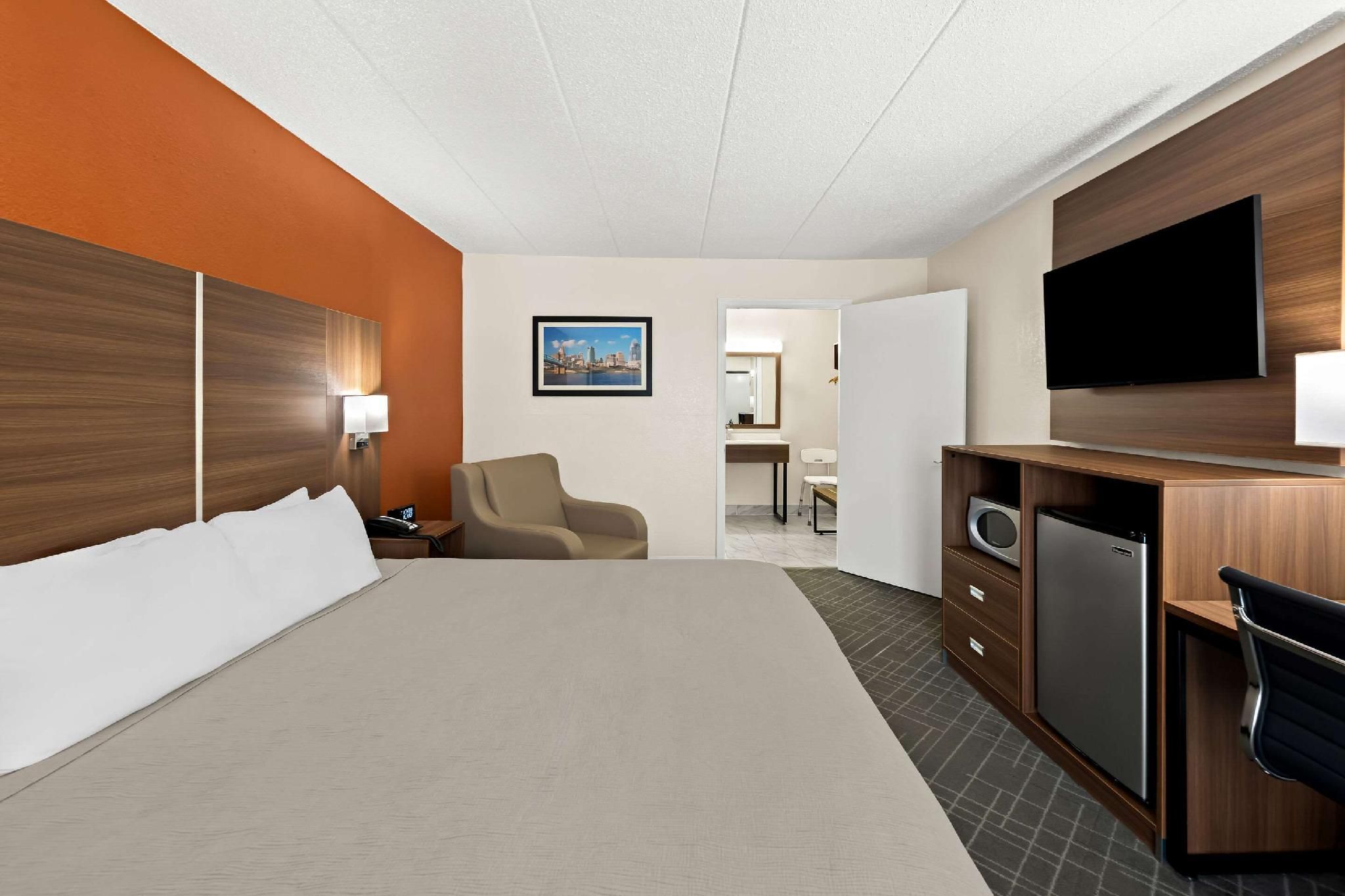 1 King Bed, Mobility Accessible Room, Roll-In Shower, Non-Smoking
