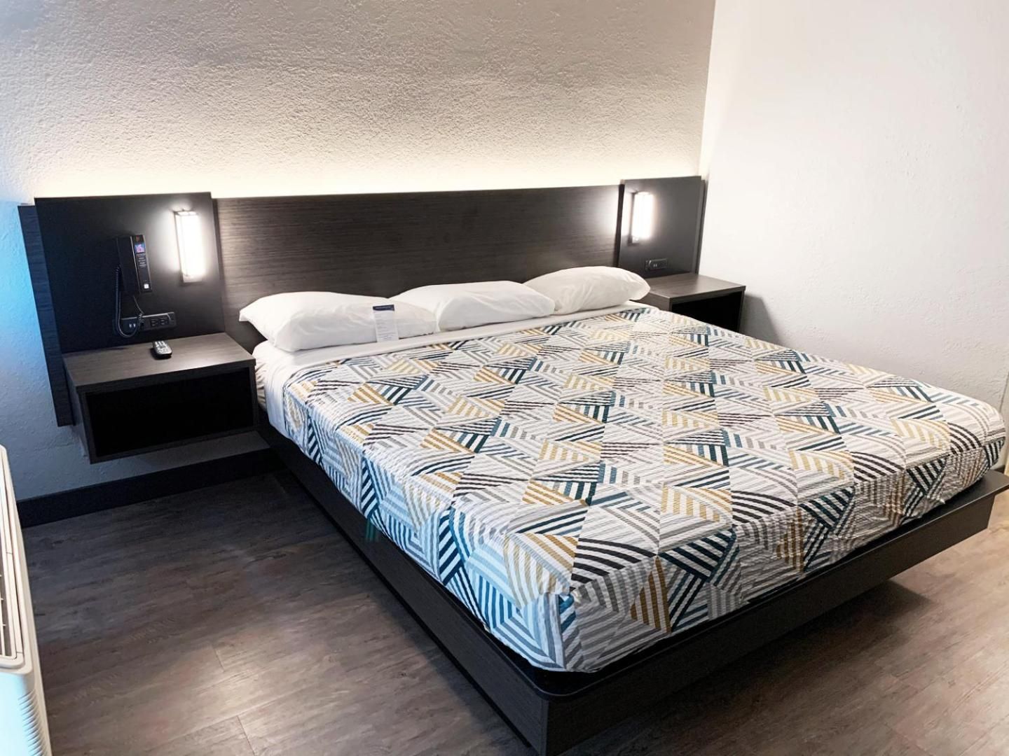 King Room - Disability Access - Non-Smoking