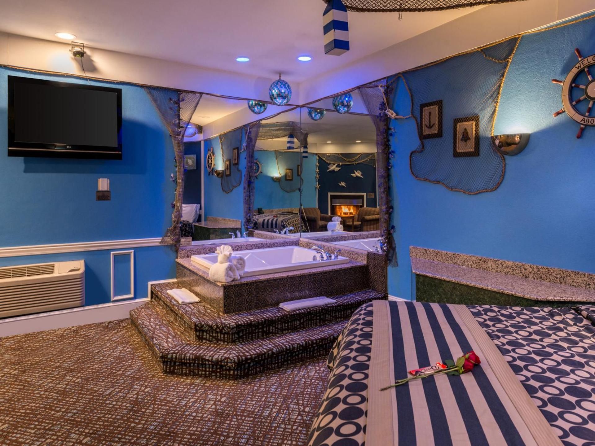 Superior King Suite with Jacuzzi and Fireplace