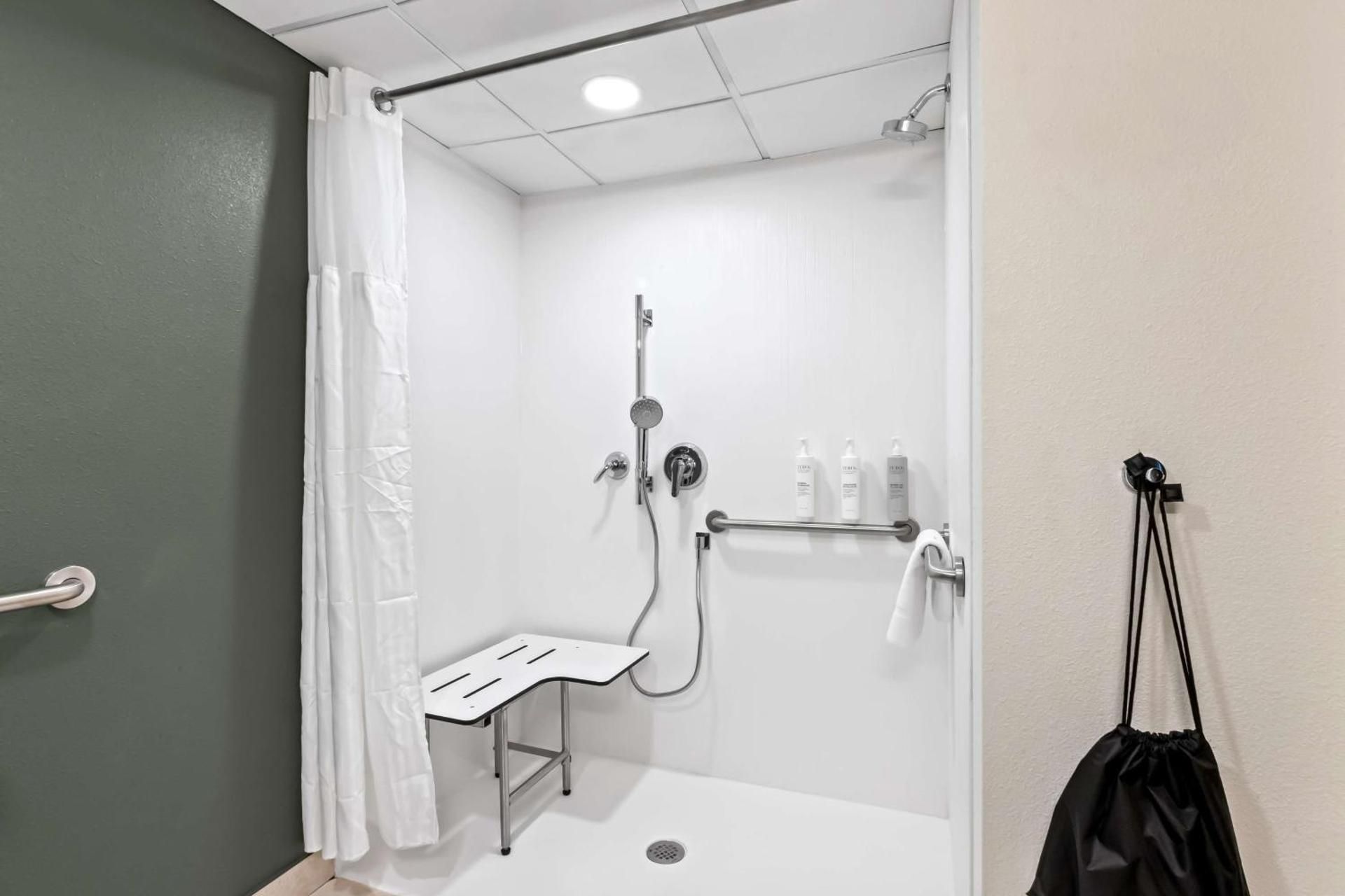 Spark by Hilton Bensalem Philadelphia Queen Room with Two Queen Beds and Roll-In Shower - Disability Access 3