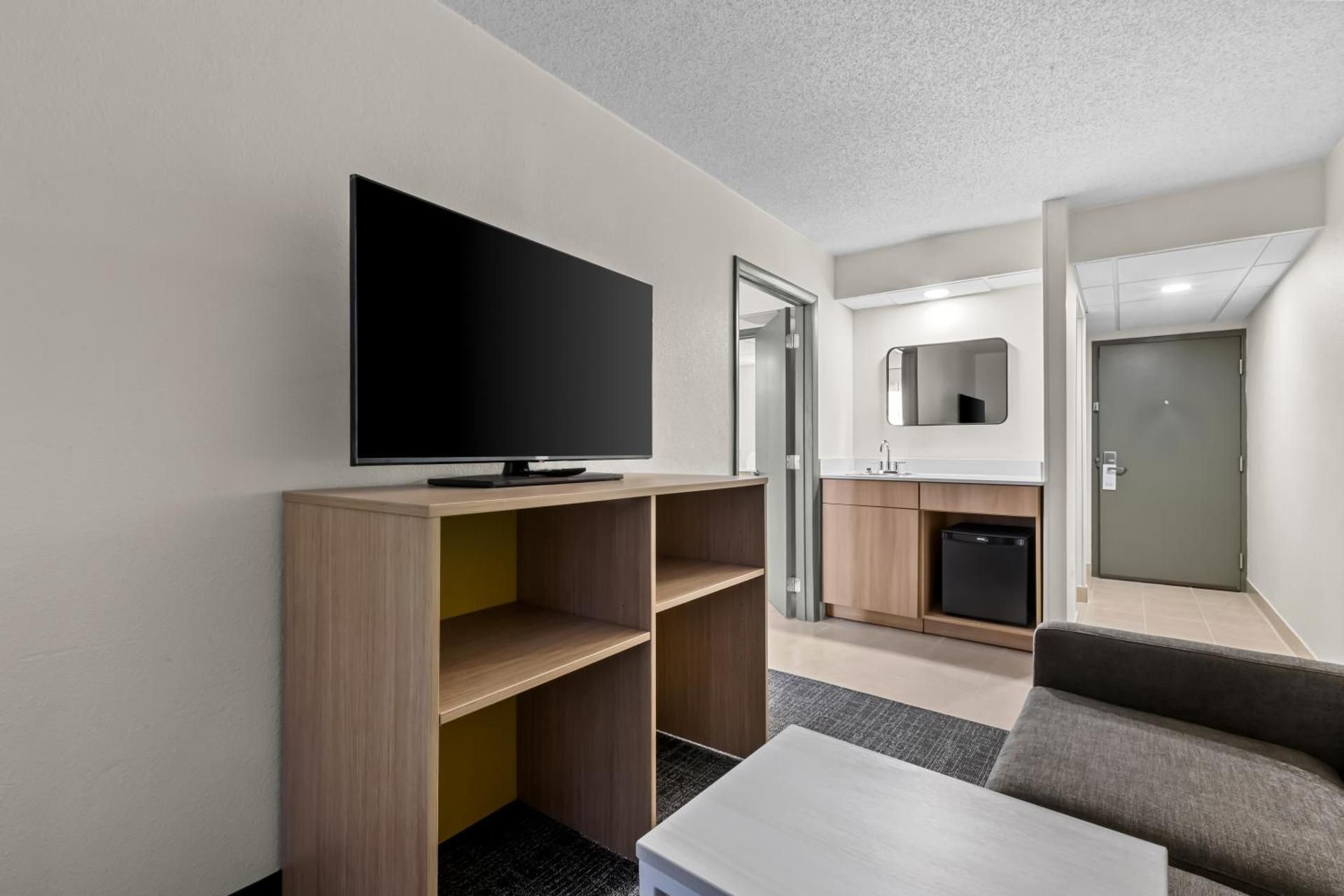 Spark by Hilton Bensalem Philadelphia 1 King Studio 3