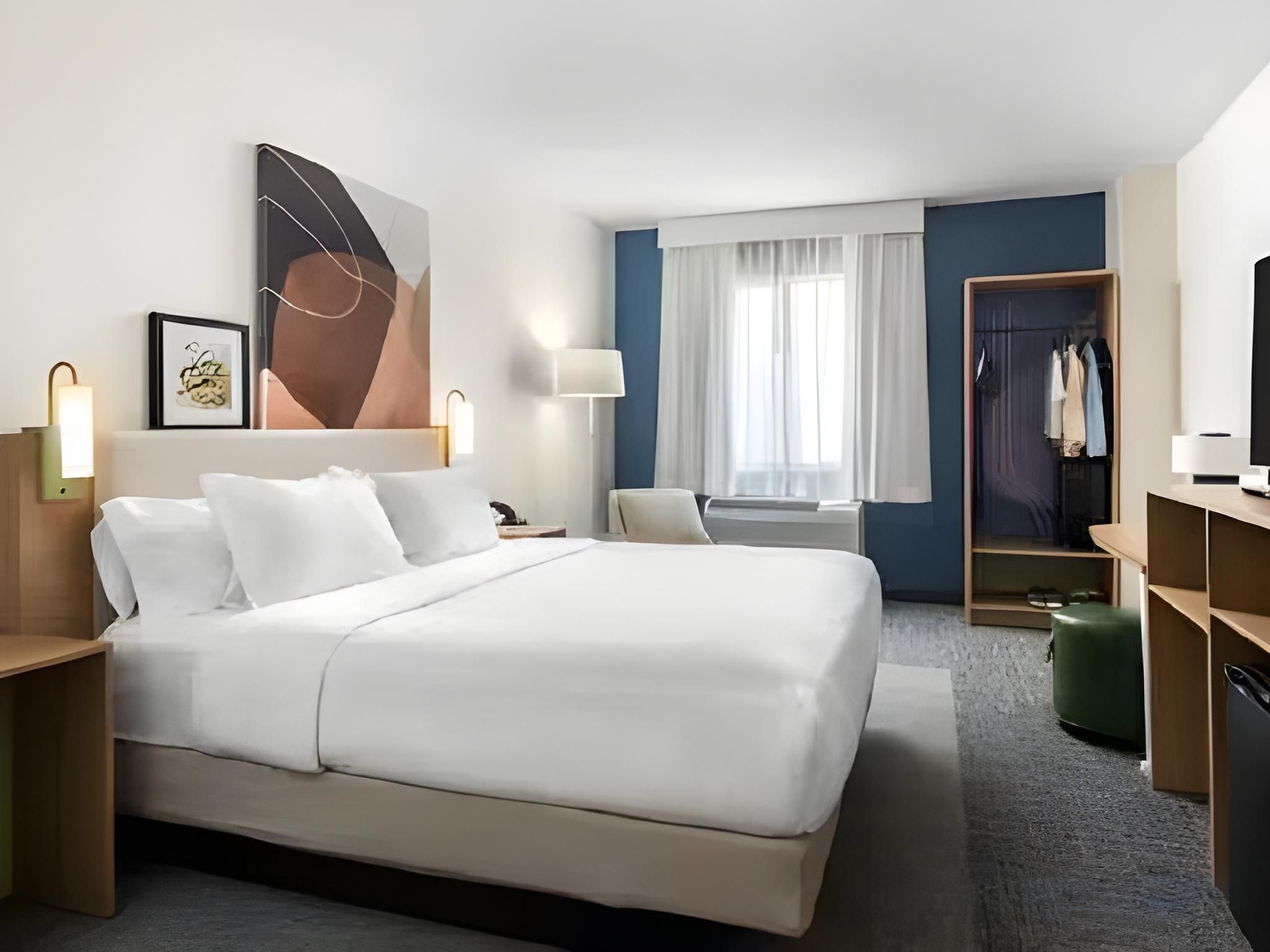 1 King Bed