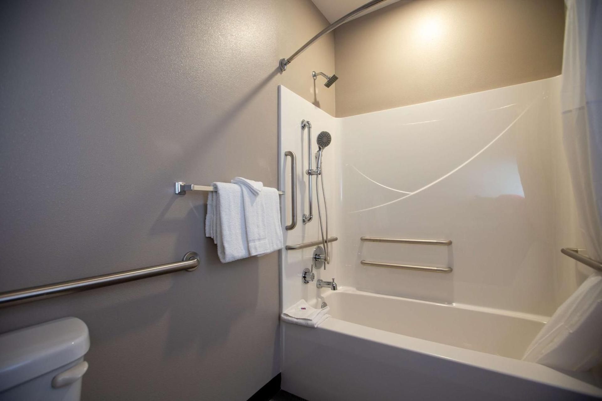 King Room - Disability Access - Non-Smoking