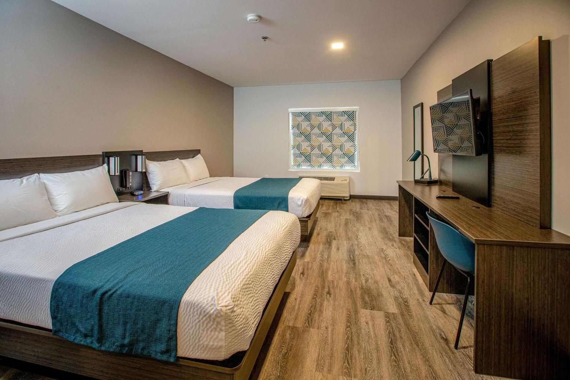 Motel 6 North Platte, NE - East Quadruple Room - Disability Access