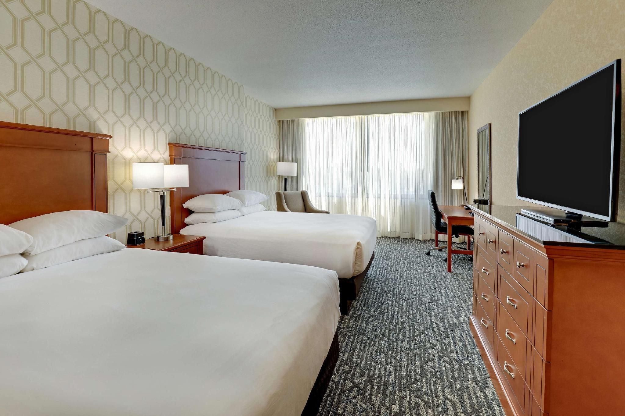 2 Queen Beds Upper Floor, Accessible with Tub