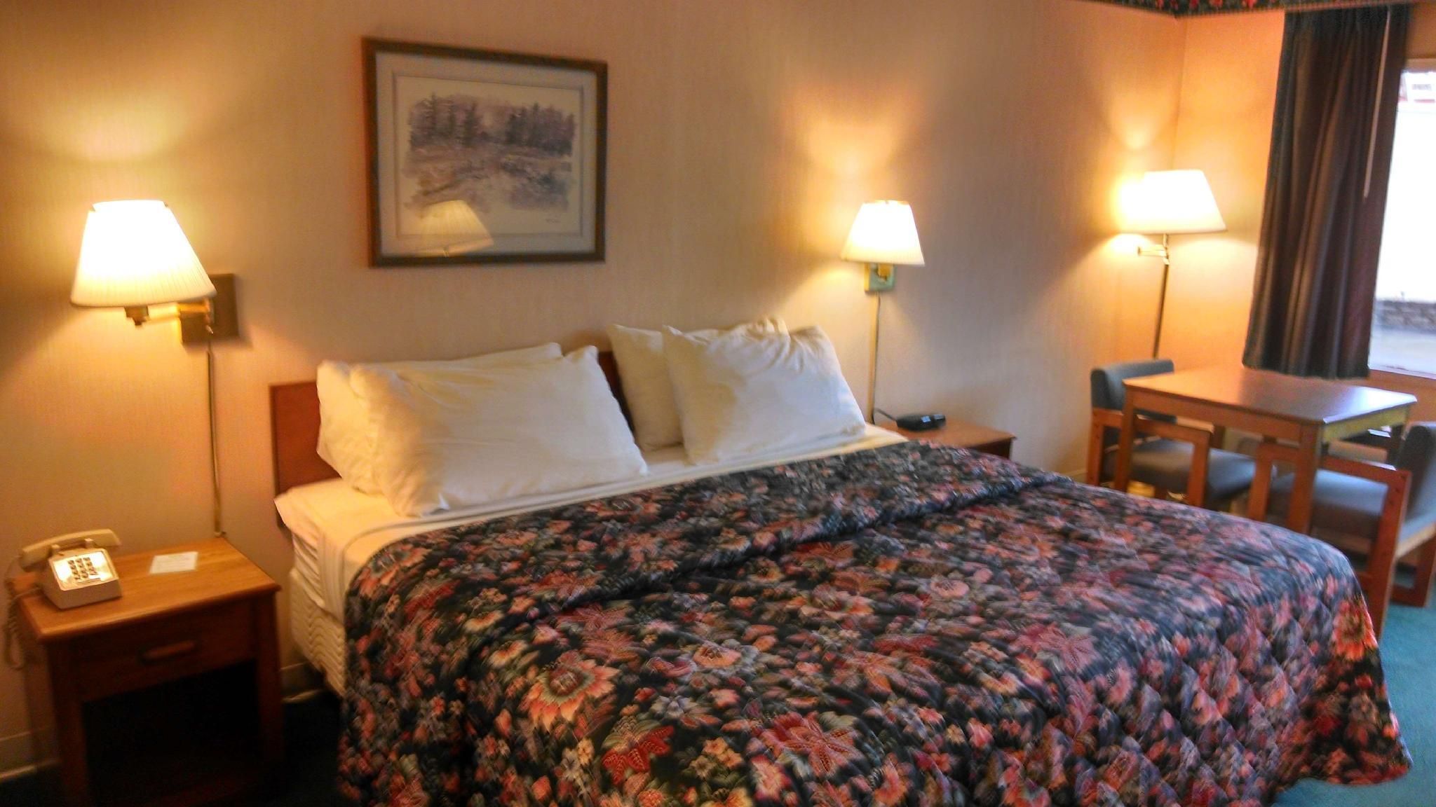 1 King Bed Non-Smoking