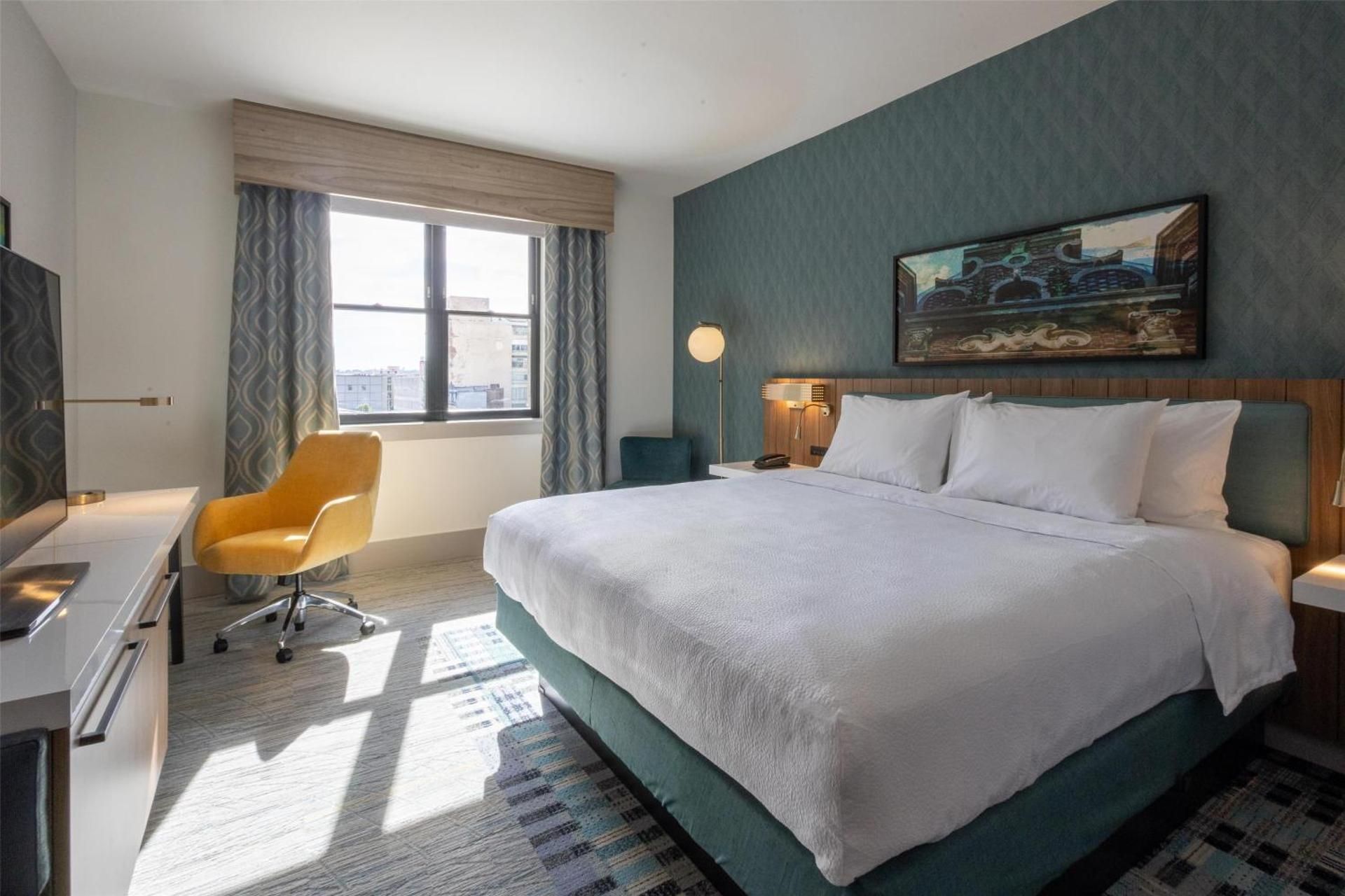1 King Bed