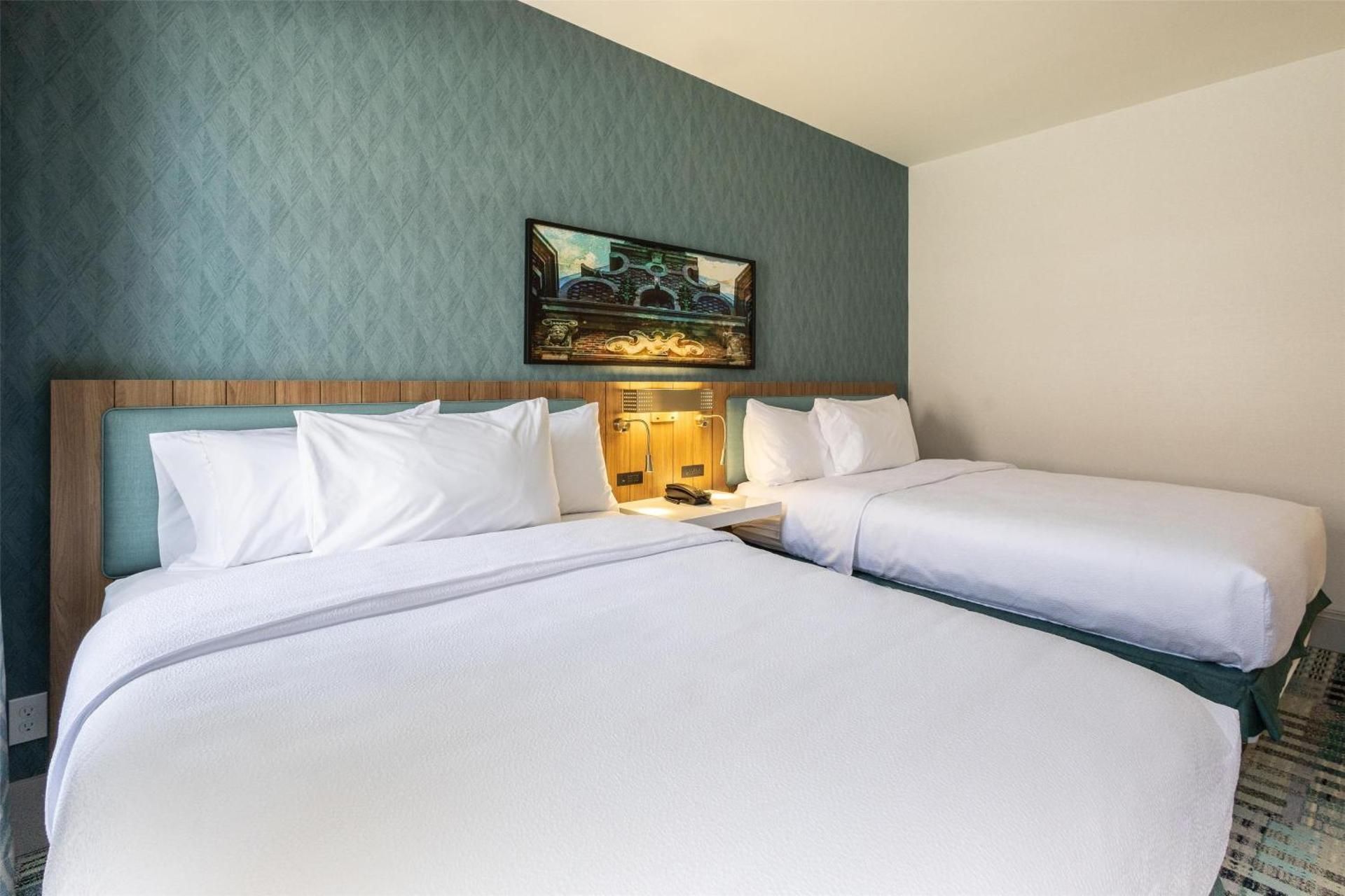 2 Queen Beds