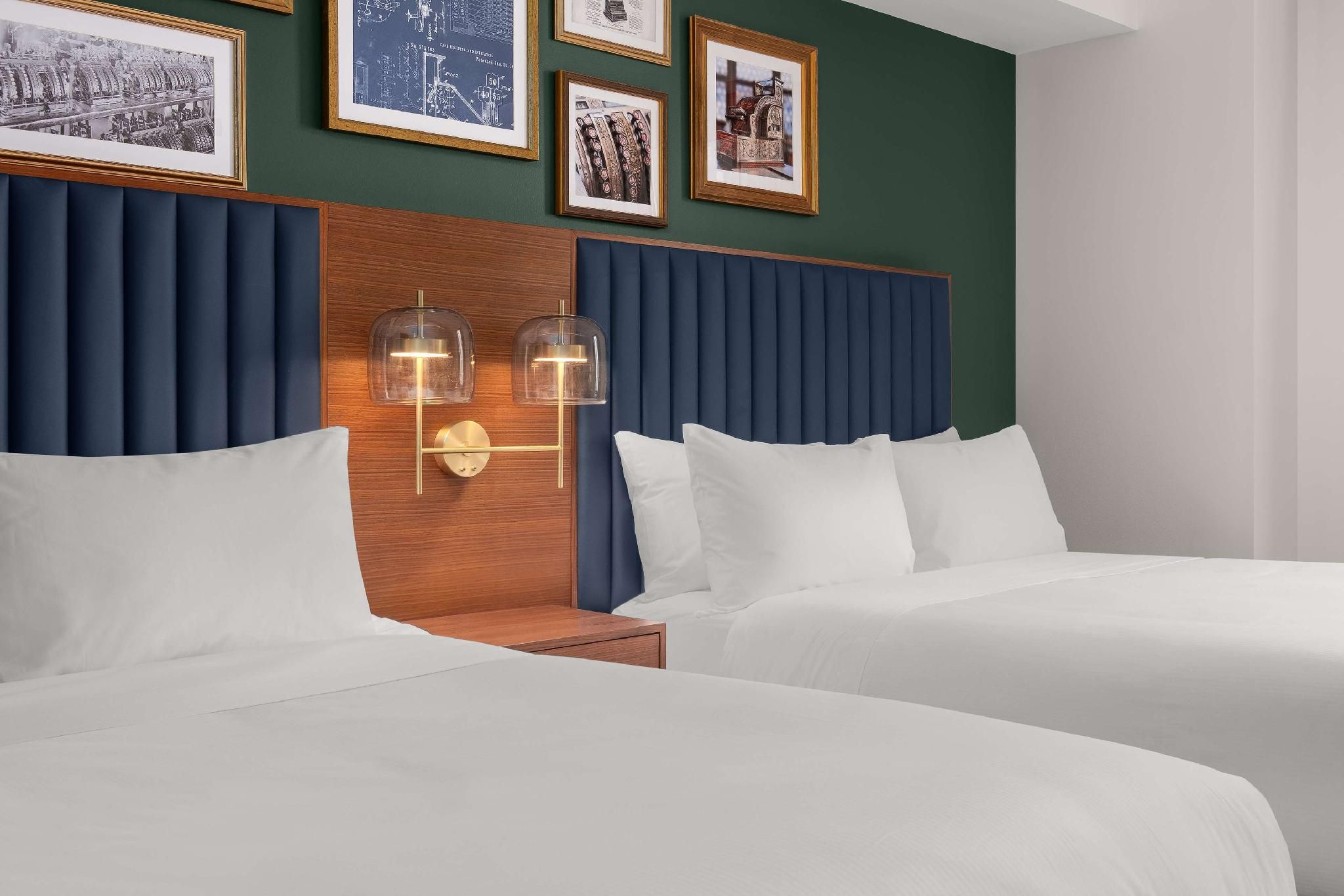 2 Queen Beds