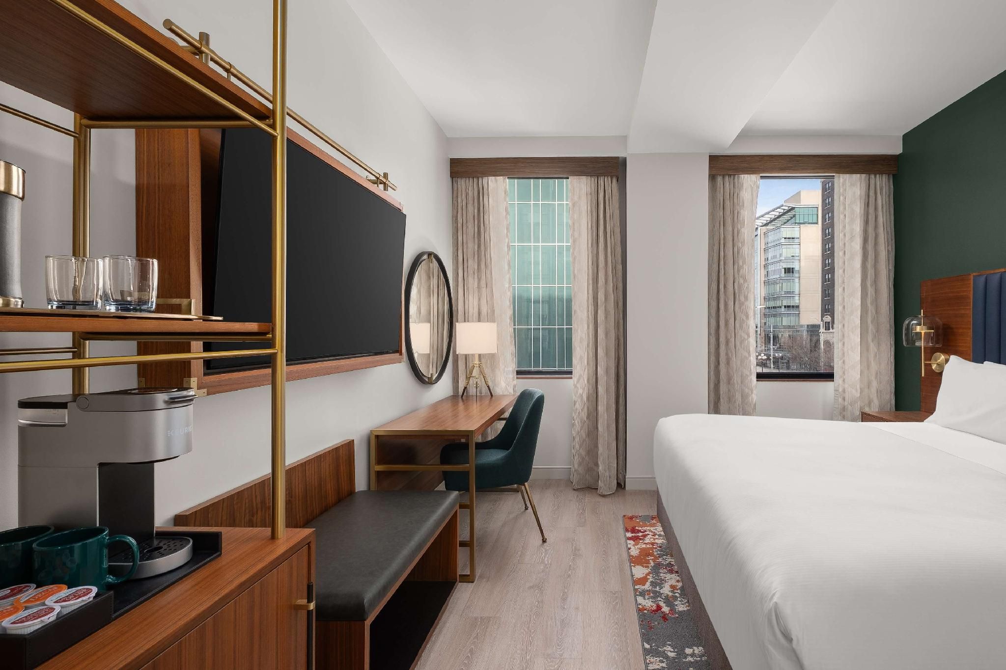 1 King Bed With Theater View