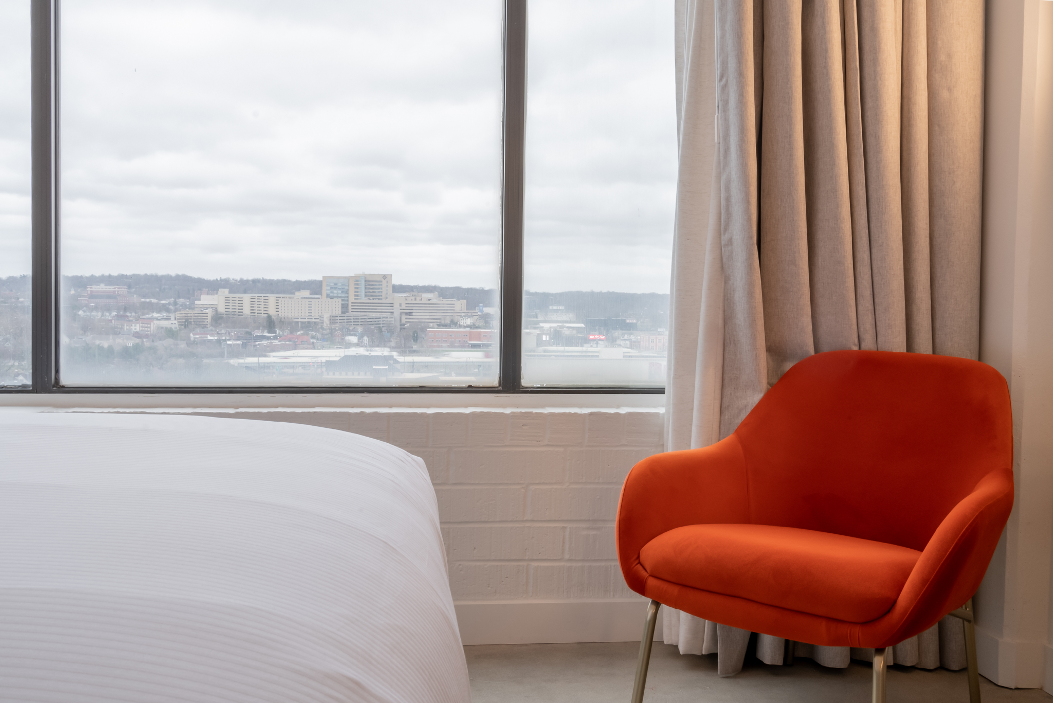 Deluxe Single Queen Rooms