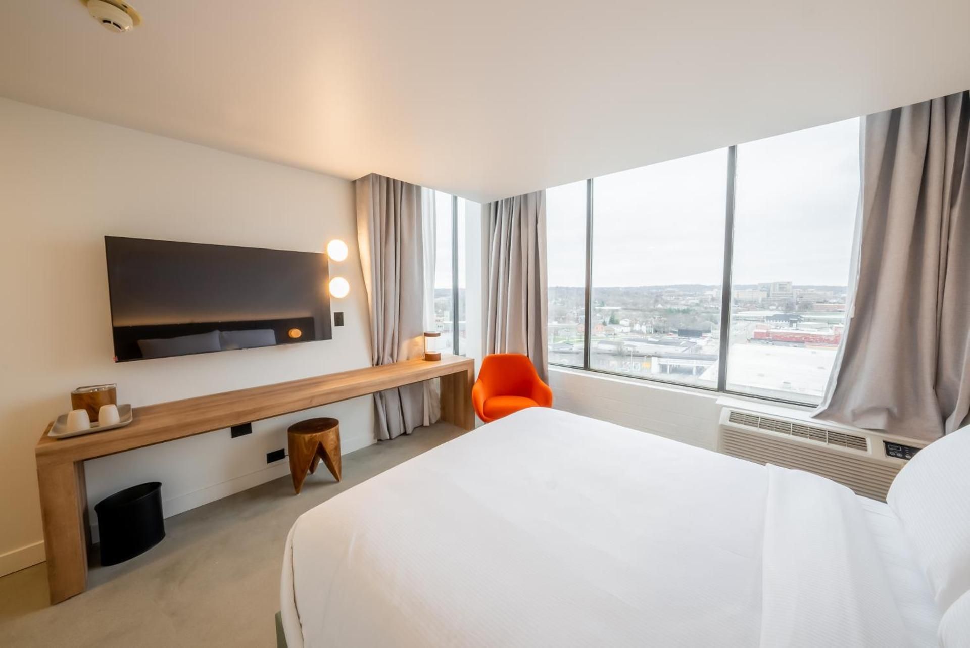 Deluxe Queen Room