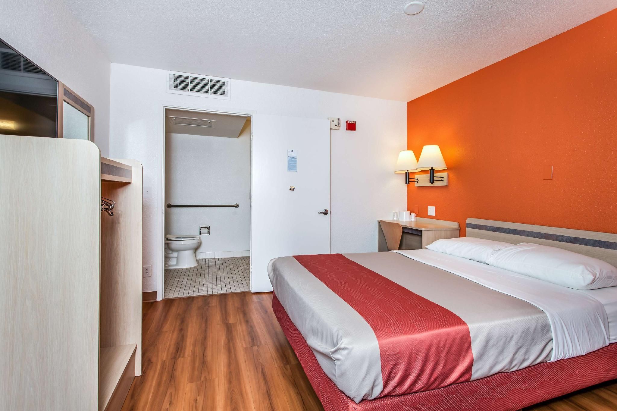 1 King Bed | Extended Suite, Non-Smoking