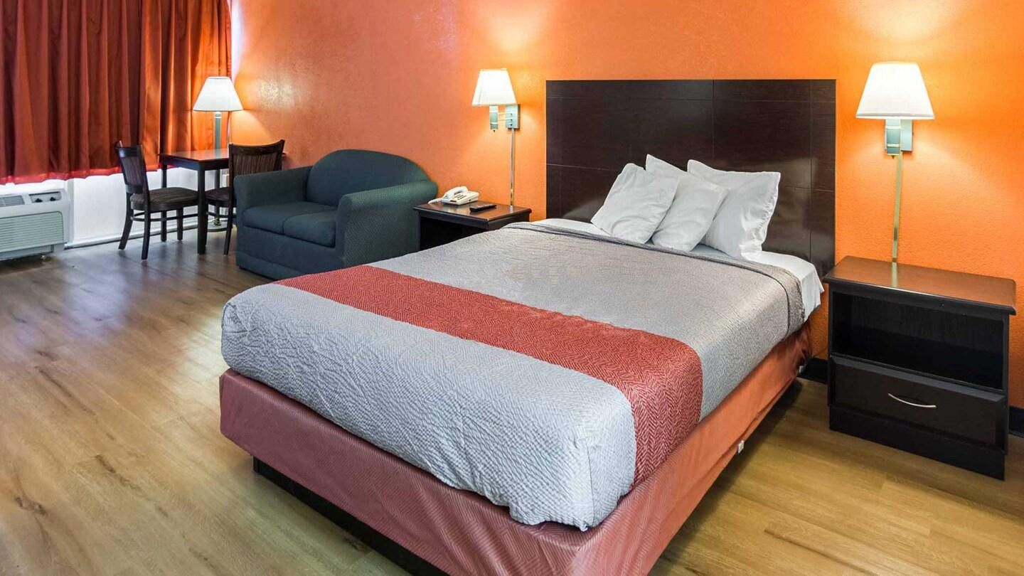 1 QUEEN BED | NON-SMOKING