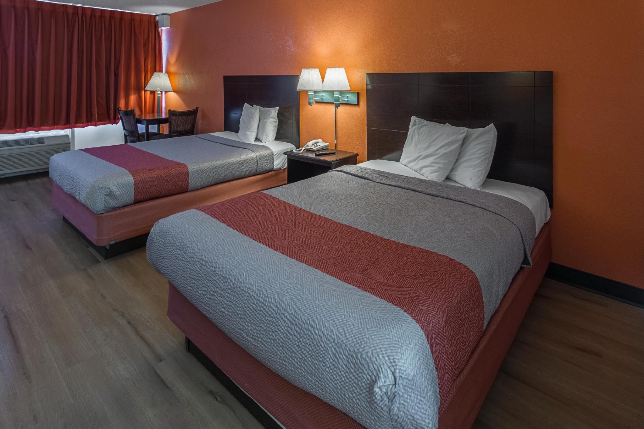2 Full Beds | Smoking