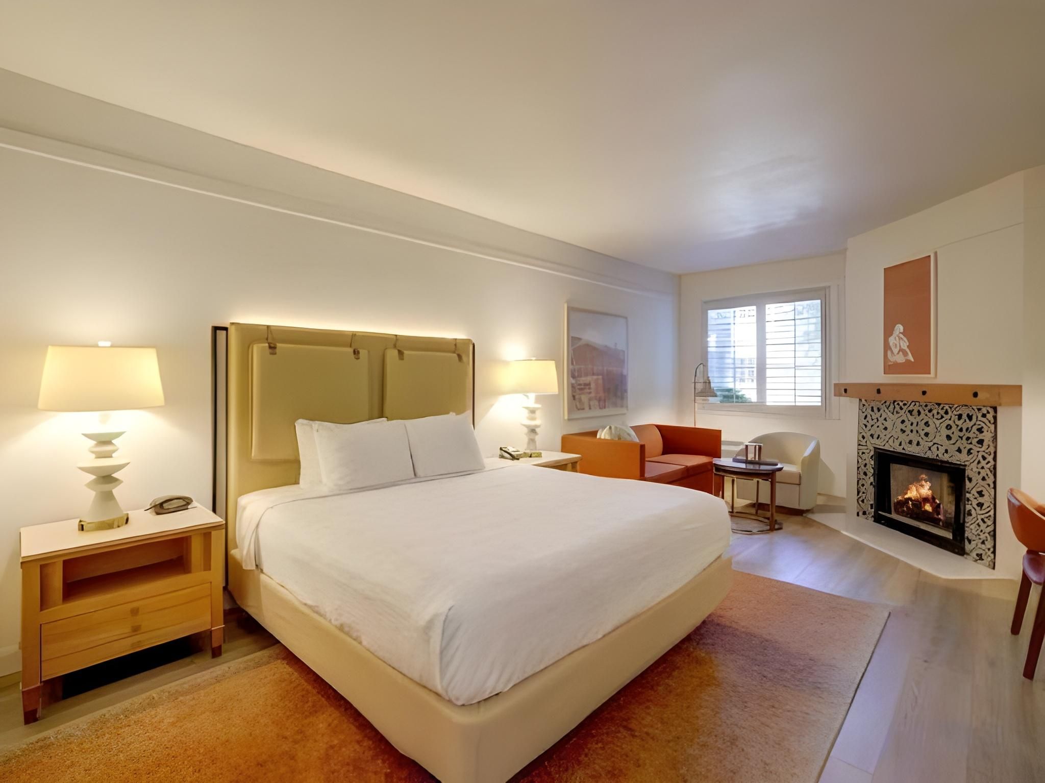 1 King Bed With Fireplace Private Balcony