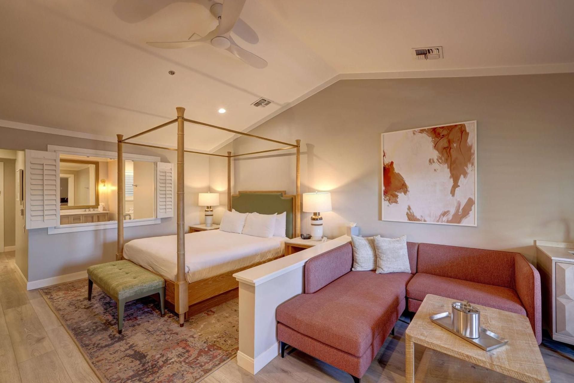 1 KING 1 BEDROOM SUITE