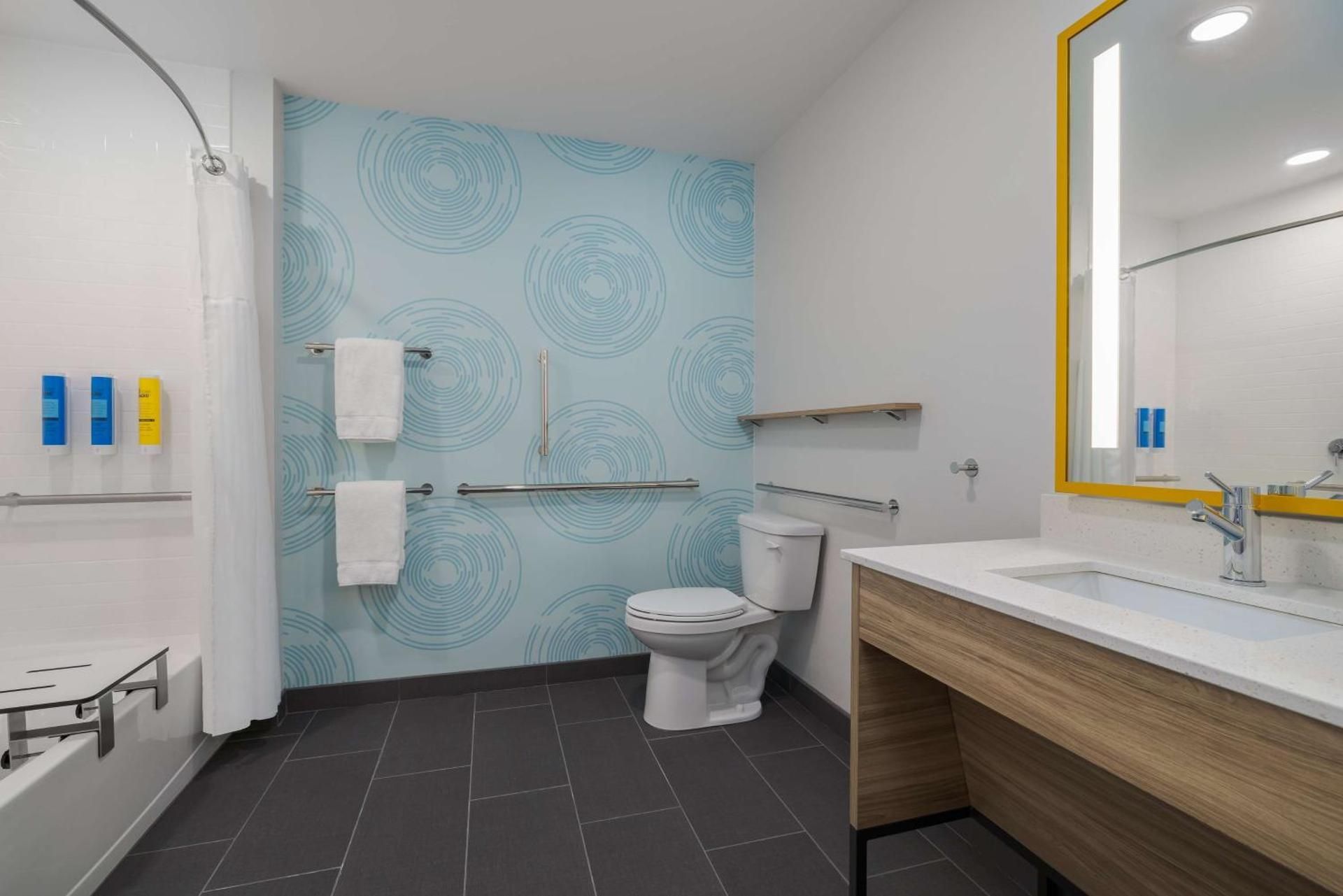 Queen Room with Two Queen Beds - Mobility Access