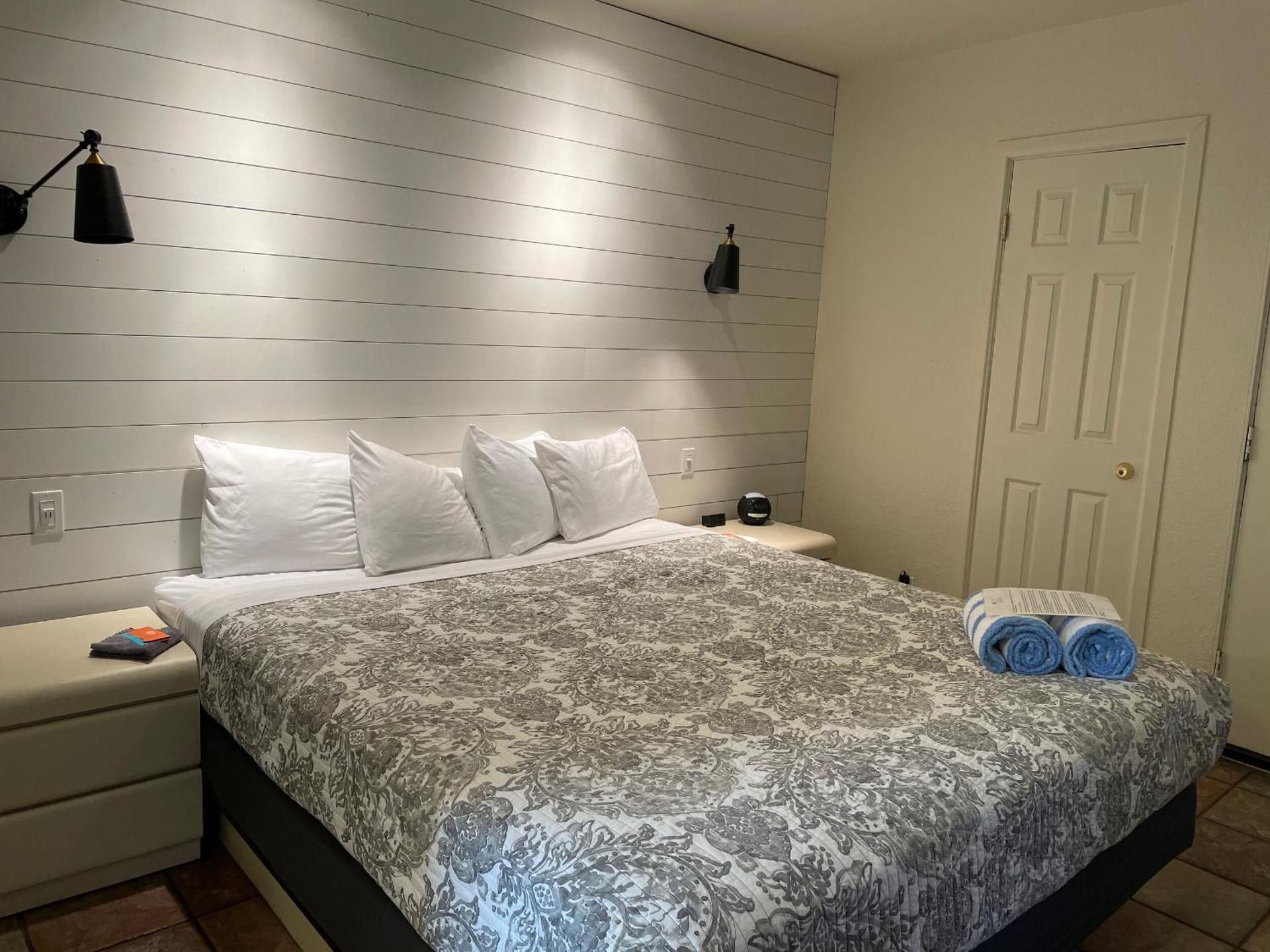 Standard King Room