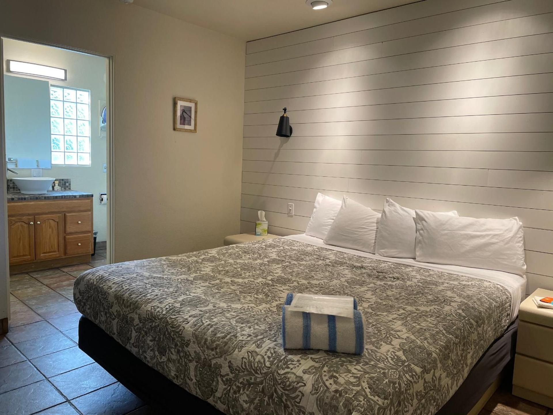 Standard King Room