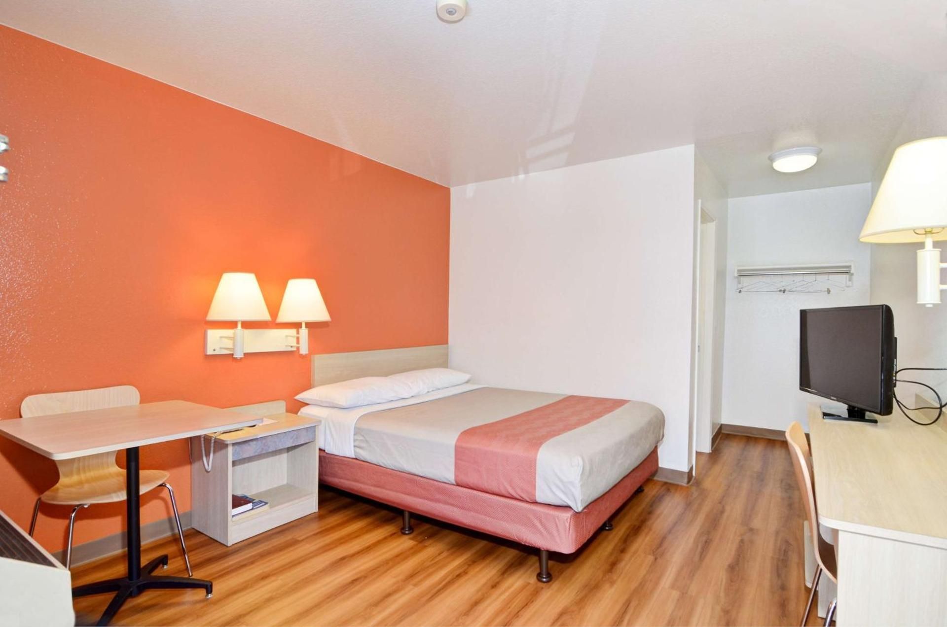 1 Full Bed | ADA/RI Shower