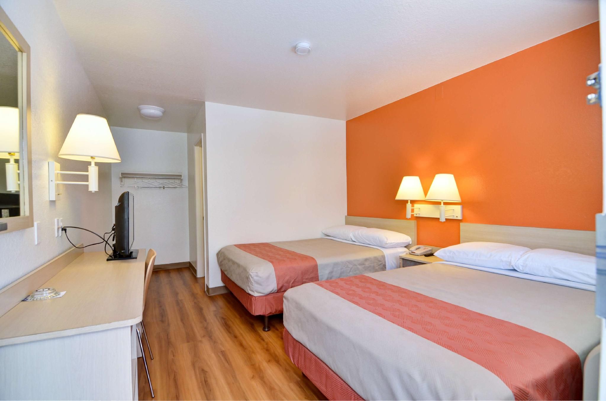 2 Full Beds | Deluxe