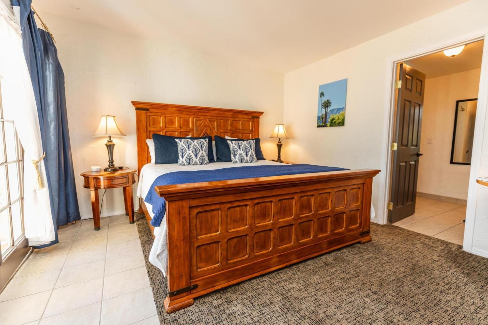 Queen Suite with Pool View