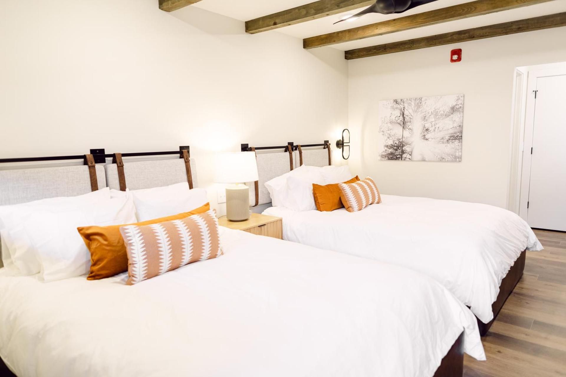 Deluxe Queen Room