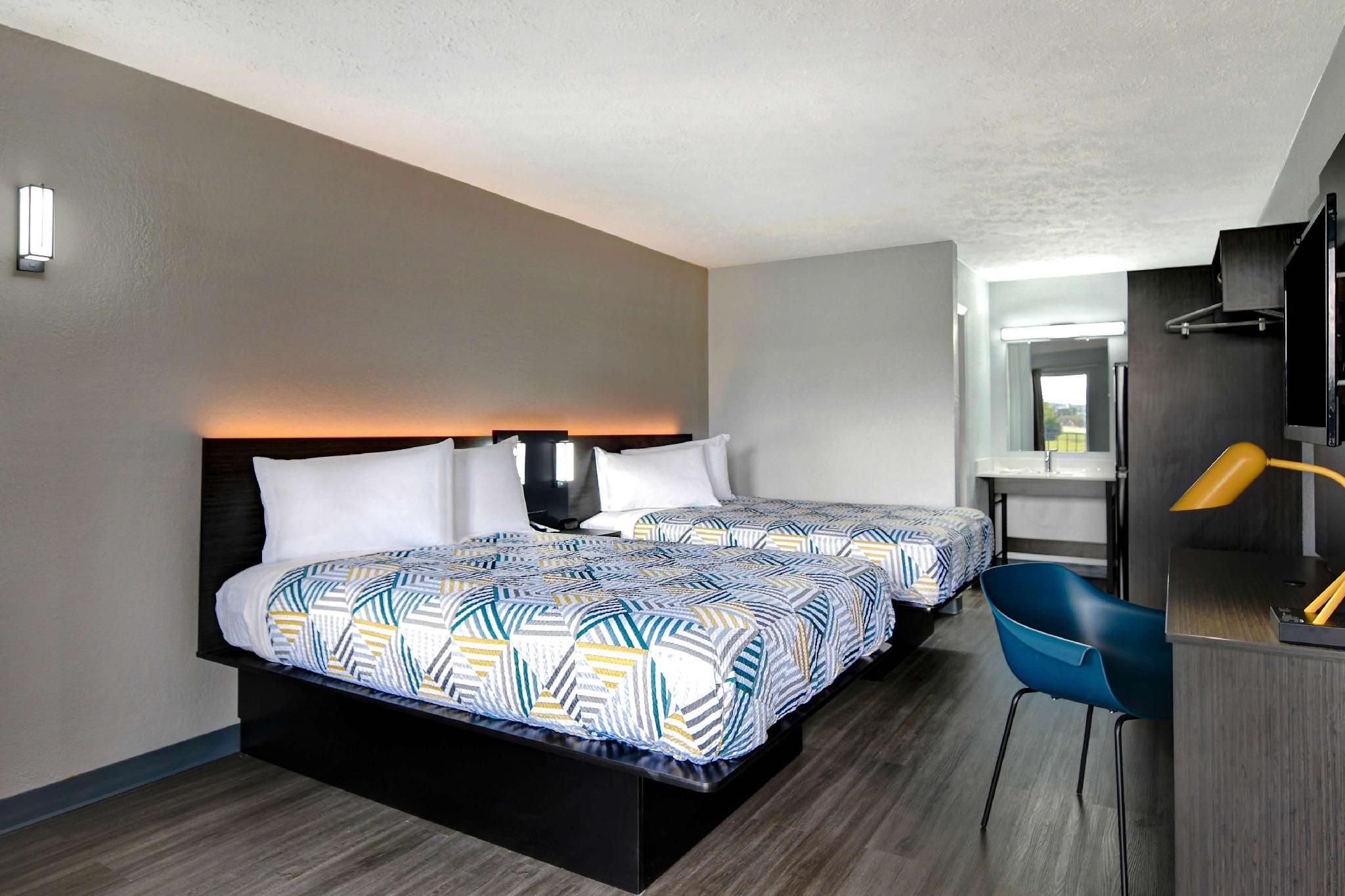 2 Full Beds | Non-Smoking, Kitchen
